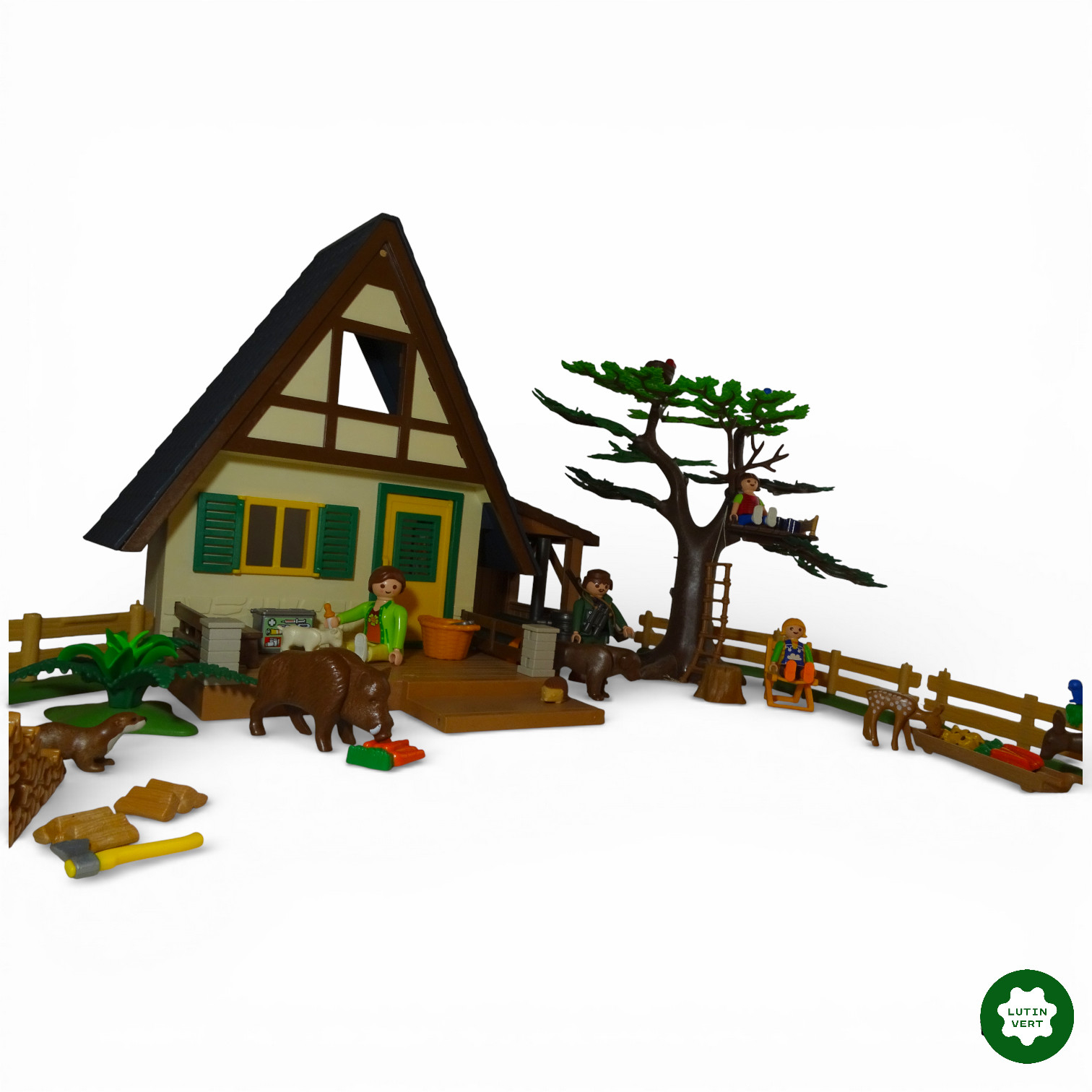 Voir photo 3 de Playmobil 4207 « Maison forestière » d'occasion PLAYMOBIL - Dès 4 ans | Ref 12987 Playmobil 4207 « Maison forestière » d'occasion PLAYMOBIL - Dès 4 ans | Ref 12987 Très bon état - Vue 3 -