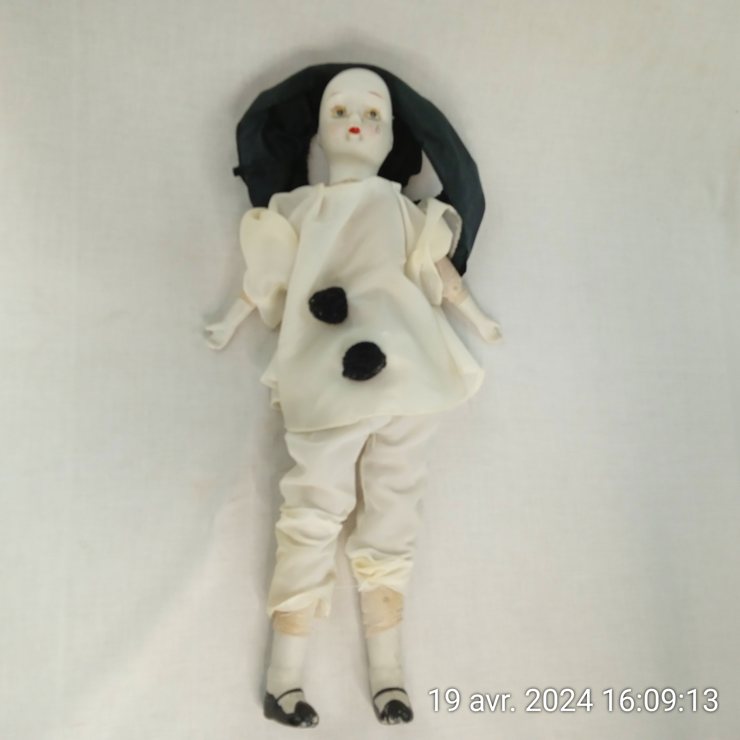 Poupée vintage Pierrot en porcelaine et chiffons 52 cm - Bon état - Photo 5