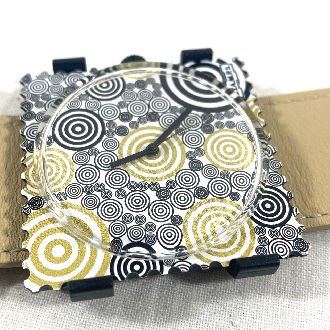 Montre Stamps avec cadran Circle Game et bracelet en cuir beige - Très bon état - Photo 12