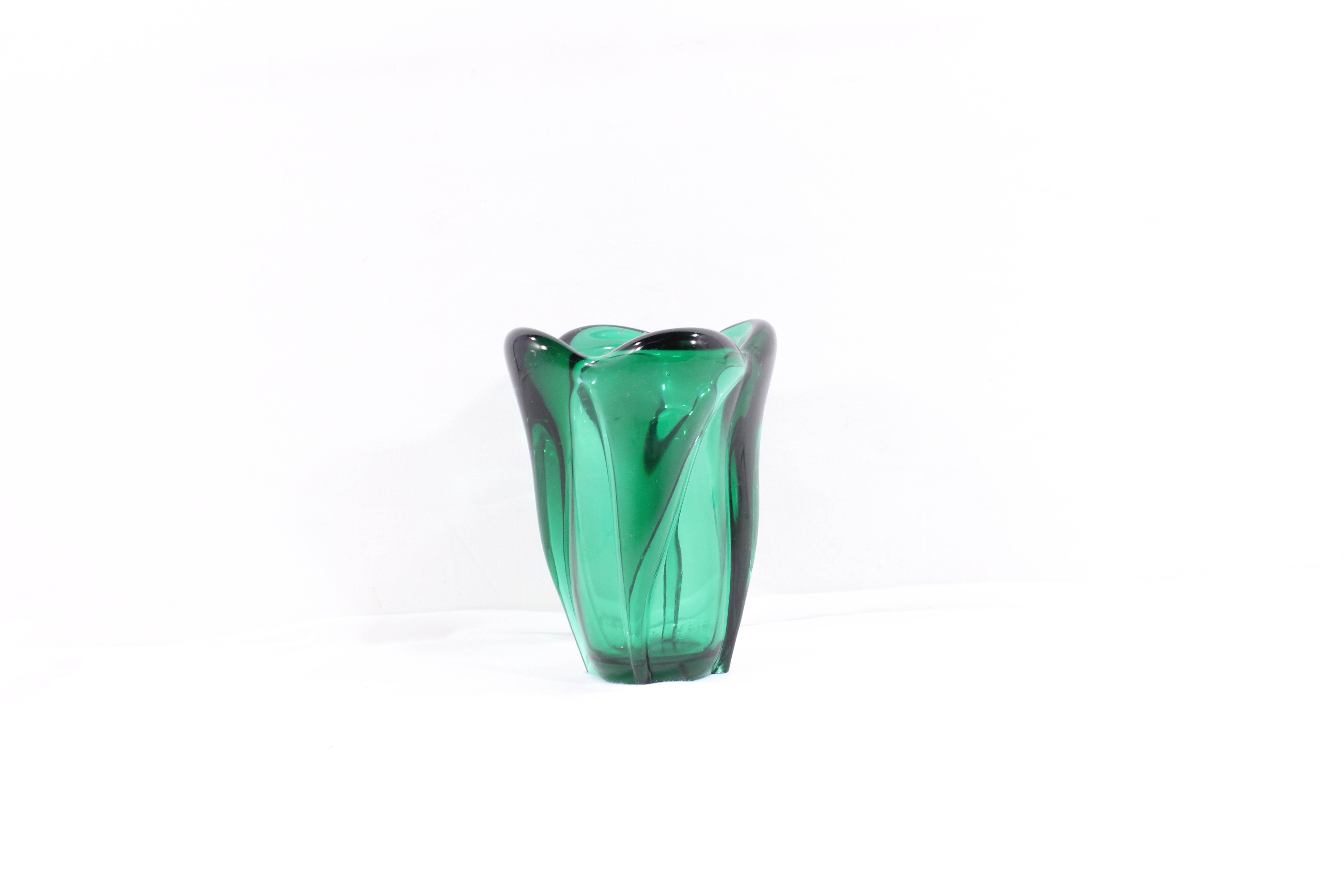 Vase en cristal verte / Style Art Déco - Années 60 Bon état - Vue 3 - 