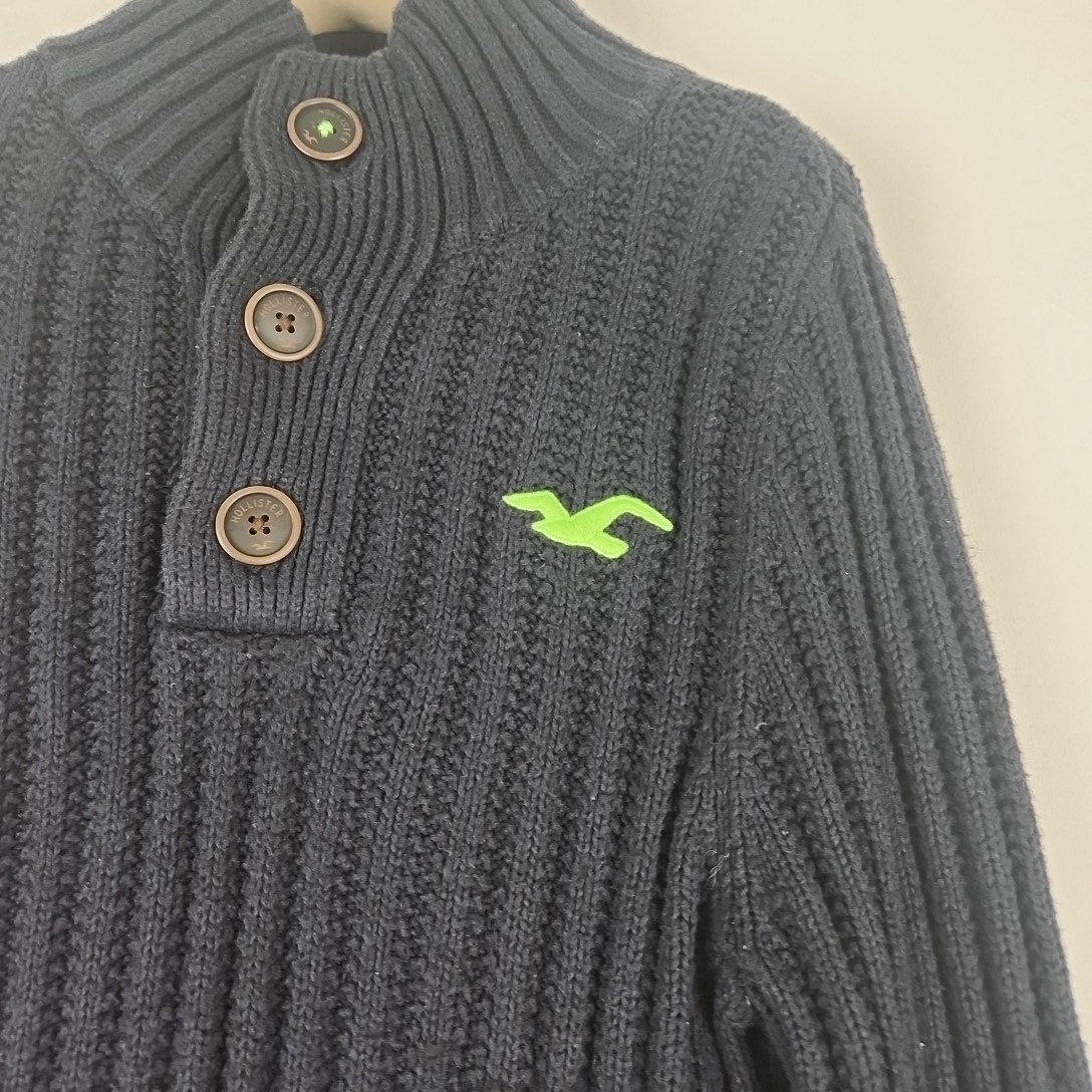 Voir photo 2 de Hollister - Pull bleu - Taille L mesures Carrure Poitrine 40 cm Longueur= 68 cm Hollister - Pull bleu - Taille L mesures Carrure Poitrine 40 cm Longueur= 68 cm Très bon état - Vue 2 -