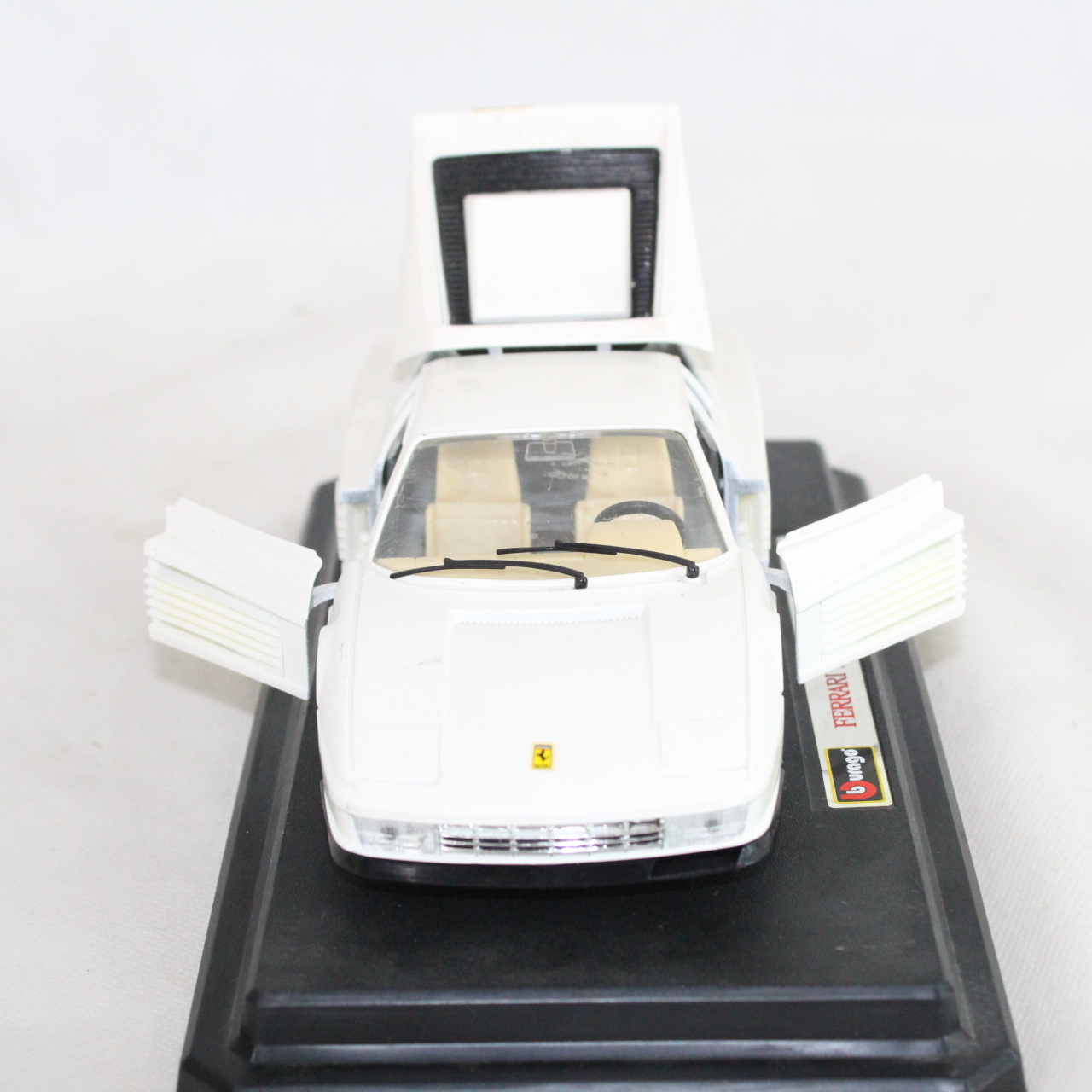 Voiture miniature Ferrari Testarosa 1984  - Vue 4 - 