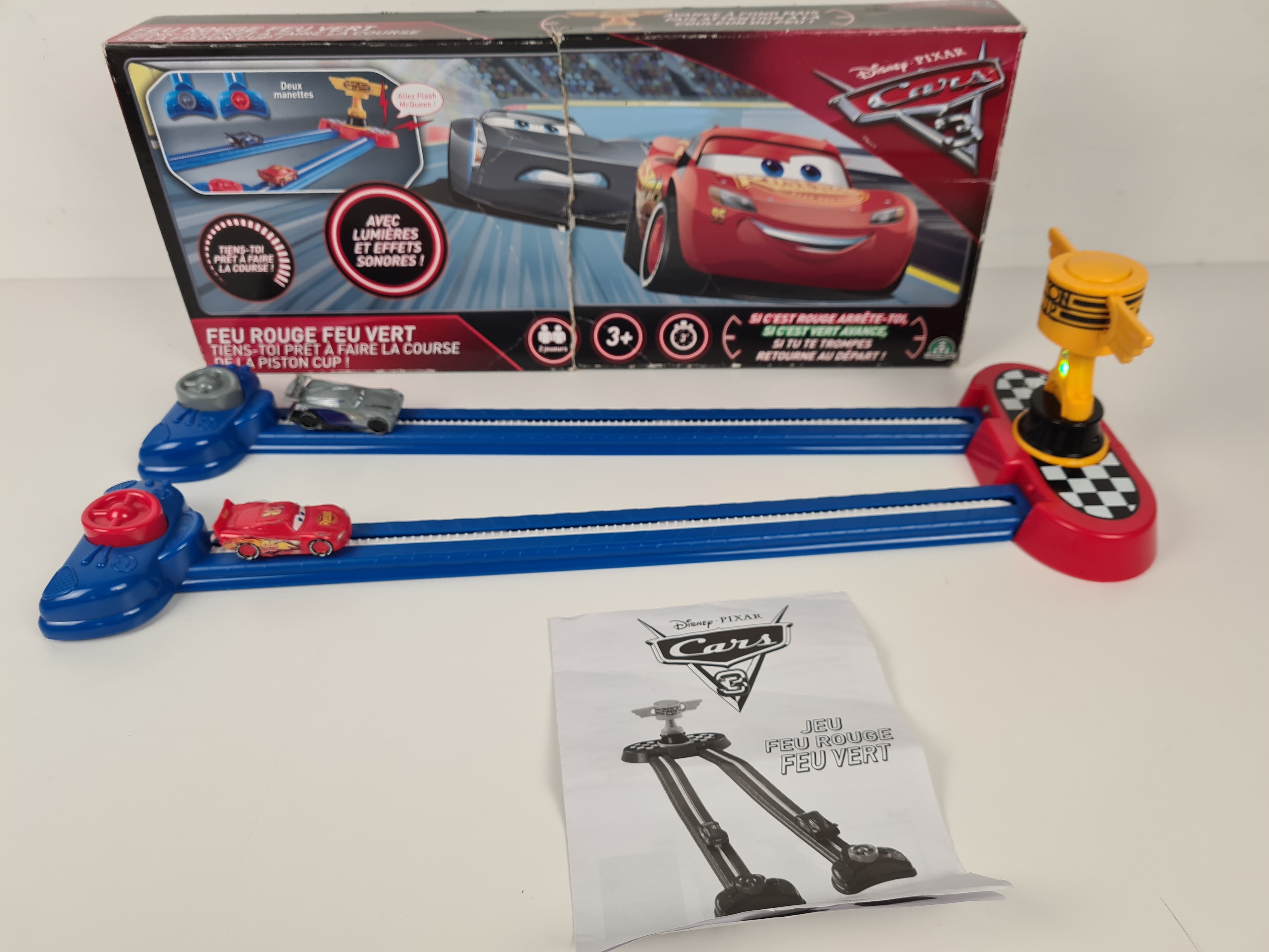 Circuit - Cars jeu "feu rouge , feu ver" - Disney Pixar -3ans+ Bon état - Vue 3 - 