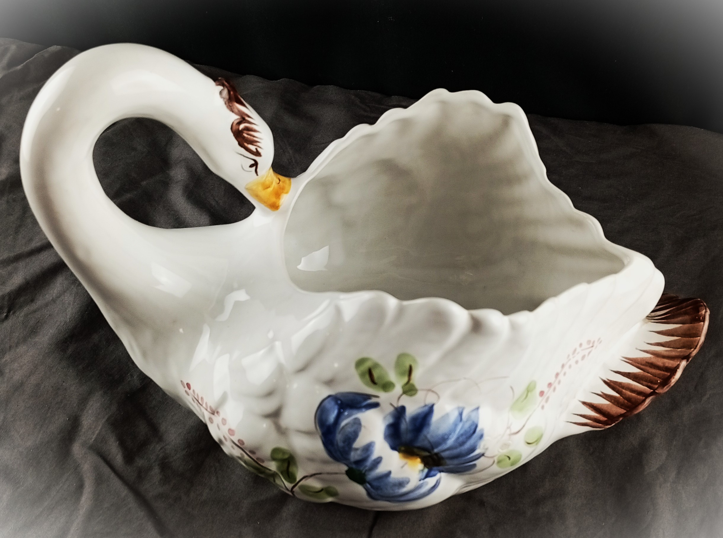 Cygne en céramique/ Cache pot- Décor floral peint à la main - Photo 1