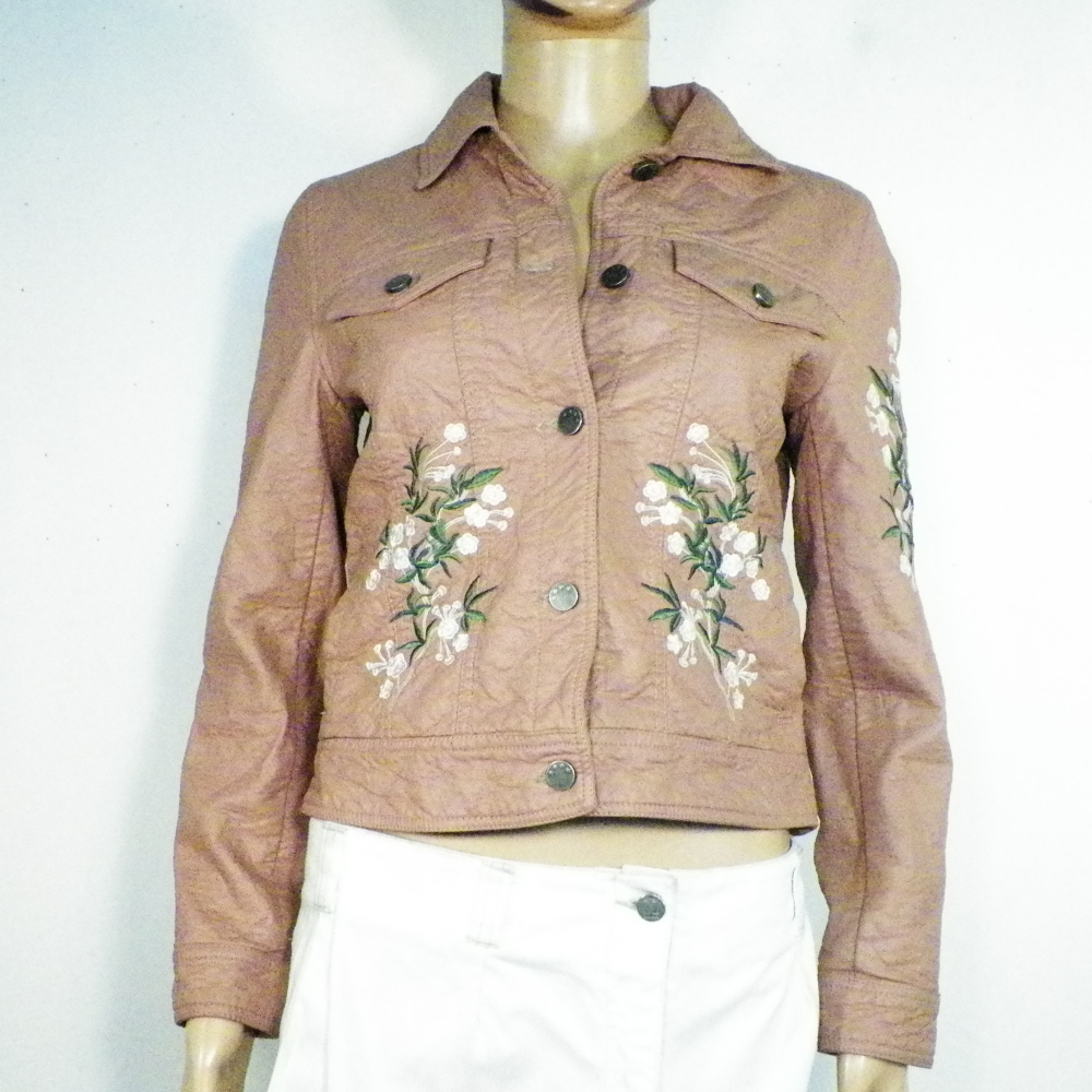 Veste Femme Rose Vieilli T S. Bon état -  reconditionné disponible sur Label Emmaüs