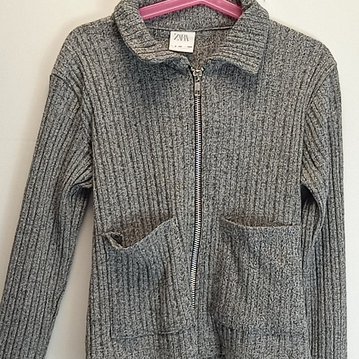 Voir photo 3 de Haut à fermeture Éclair twin set "ZARA" (Taille 9-10 ans CM 140) Haut à fermeture Éclair twin set "ZARA" (Taille 9-10 ans CM 140) - Vue 3 -