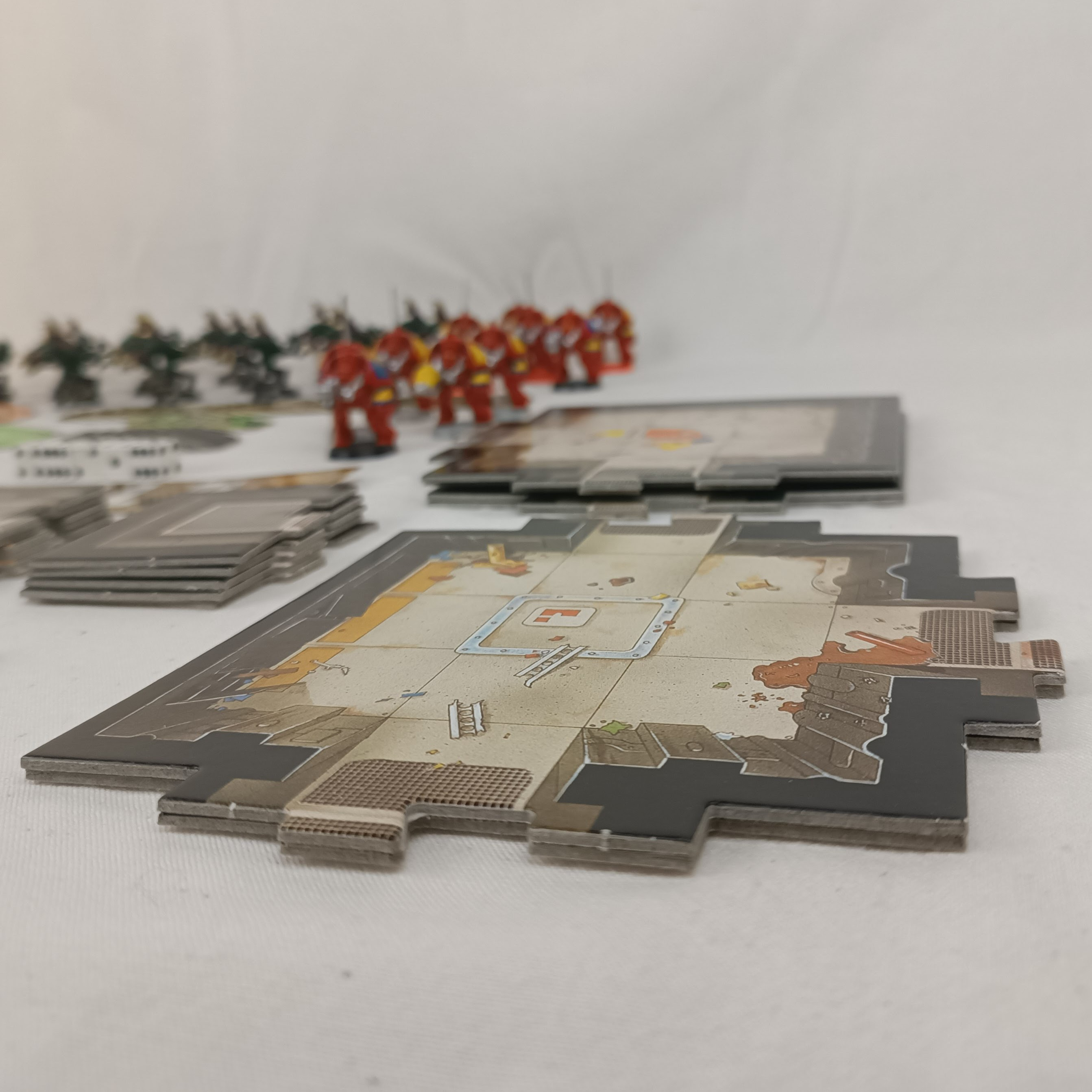 Voir photo 16 de Jeu de société "Space Hulk" - Warhammer 40K, première édition de 1989, par Games Workshop, figurines peintes Jeu de société "Space Hulk" - Warhammer 40K, première édition de 1989, par Games Workshop, figurines peintes État correct - Vue 16 -