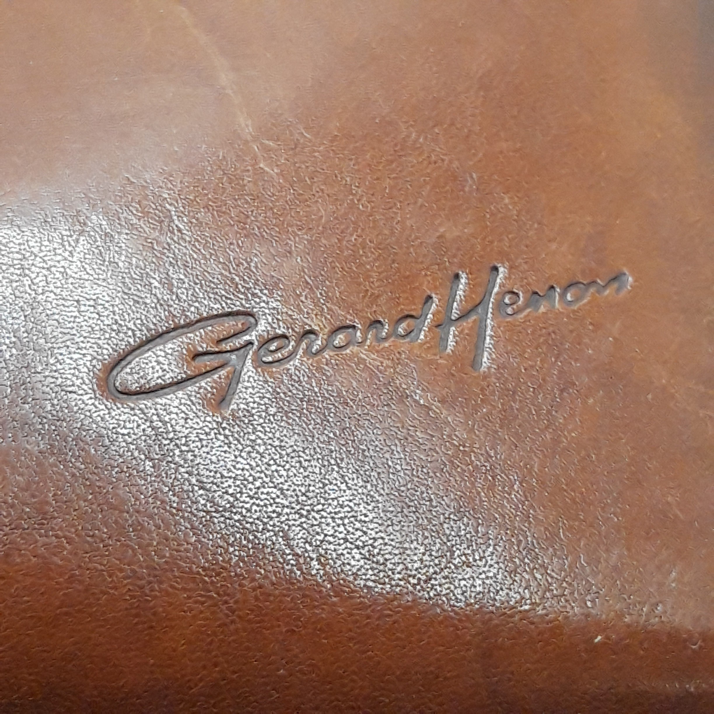 Voir photo 3 de Sac à bandoulière en cuir véritable de la marque 'Gérard Henon' vintage Sac à bandoulière en cuir véritable de la marque 'Gérard Henon' vintage - Vue 3 -