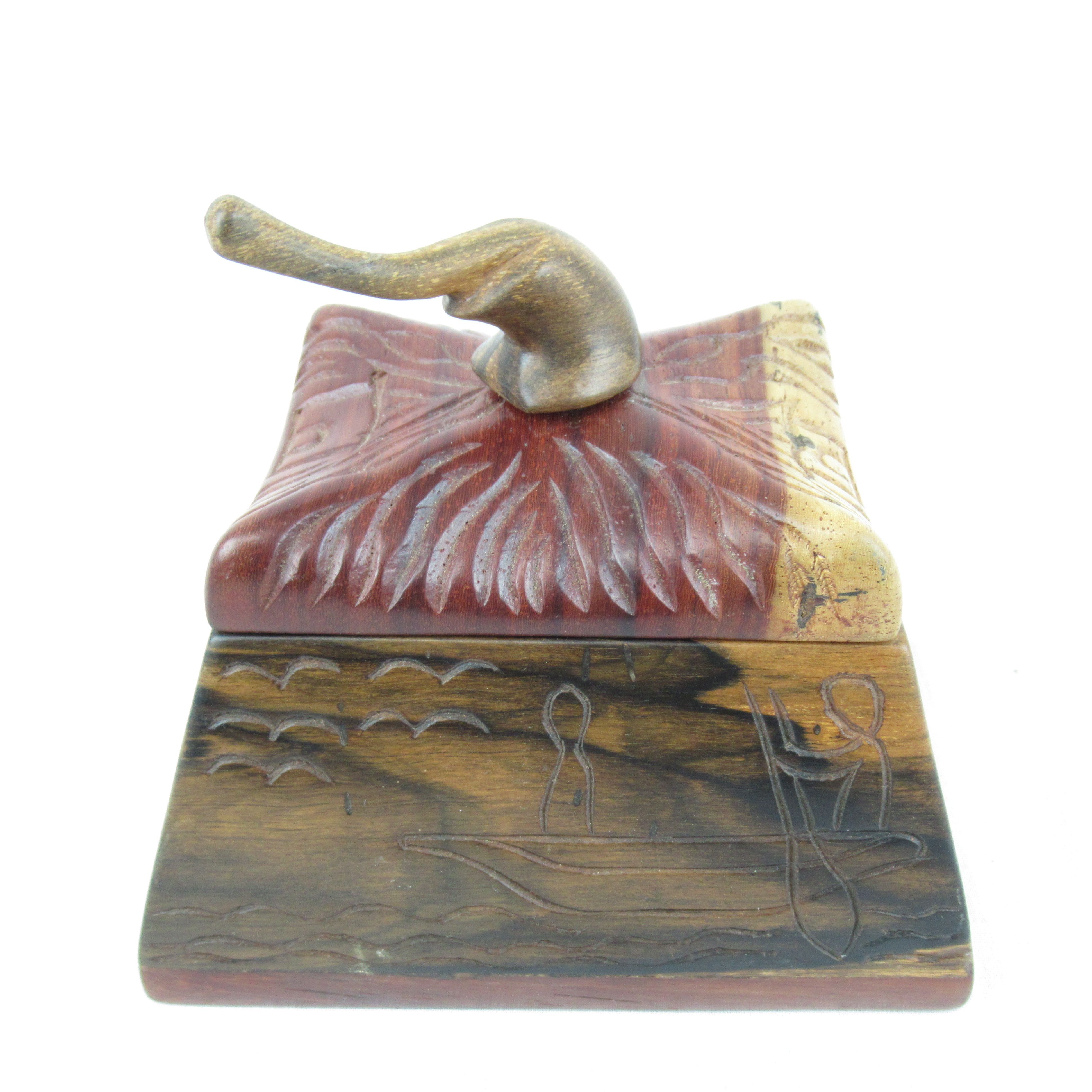 Coffret en bois/ Boîte à tabac avec gravure artisanale - Photo 4