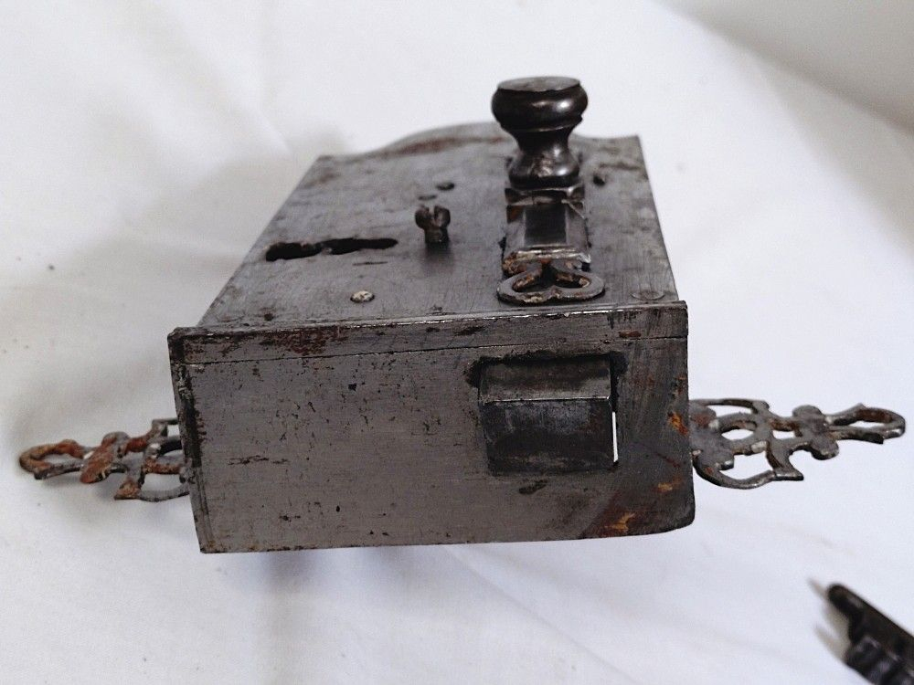 Ancienne serrure de porte d'entrée en fer forgé 18ème - Photo 18
