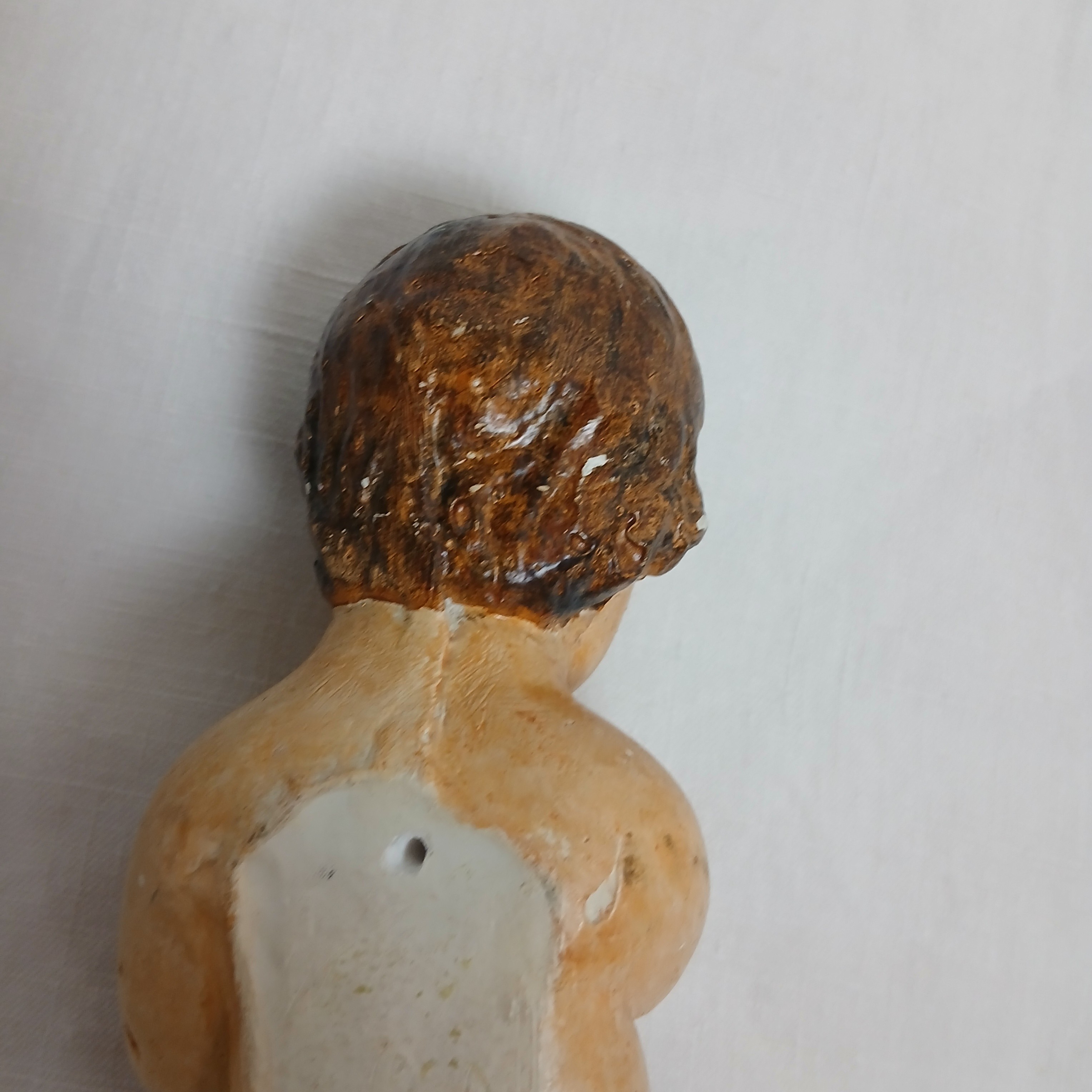 Enfant Jésus en plâtre, peint à l'huile Bon état - Vue 10 - 