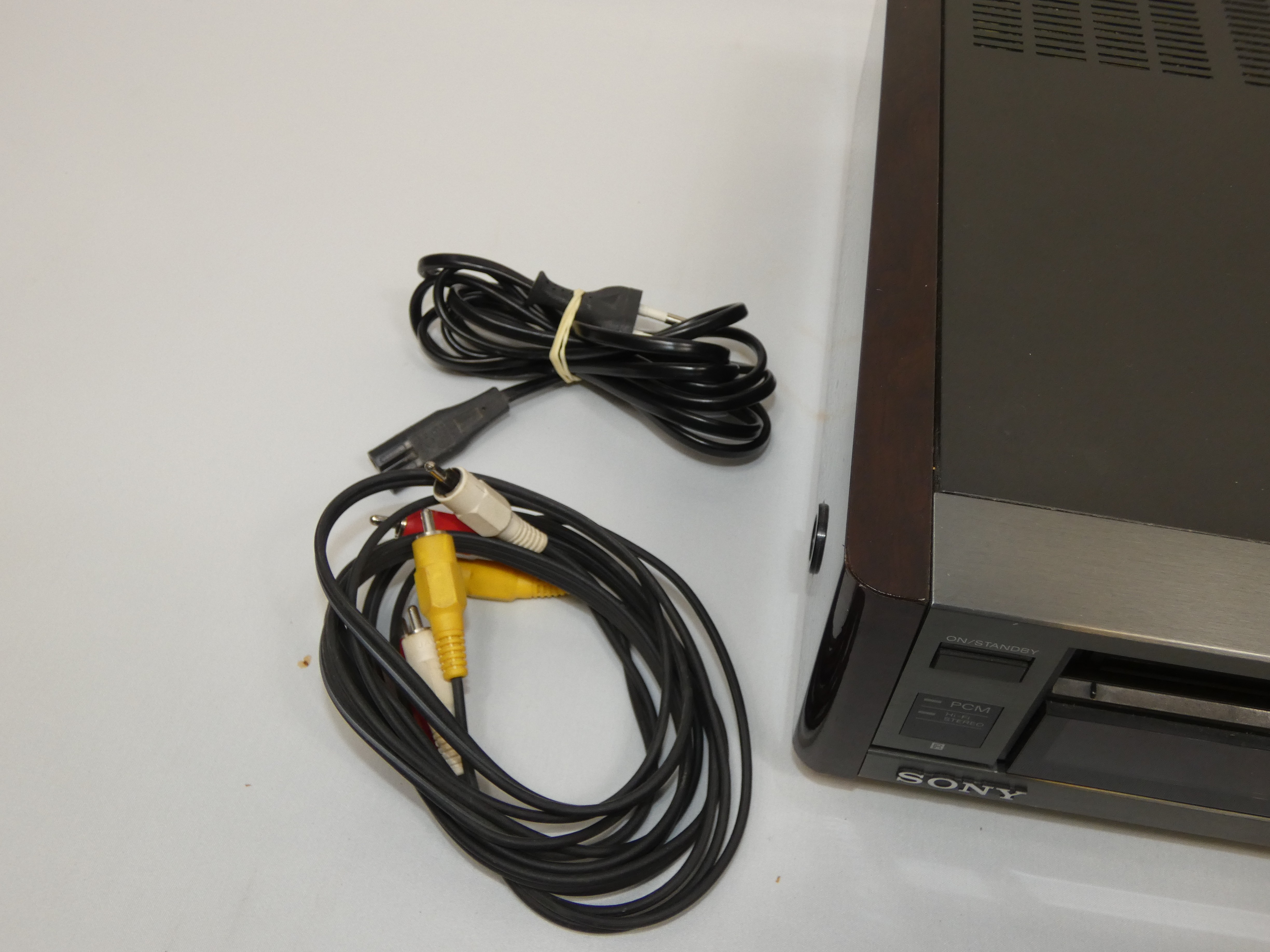 SONY enregistreur vidéo cassette EV S1000B video8 Hi8 - Très bon état - Photo 3