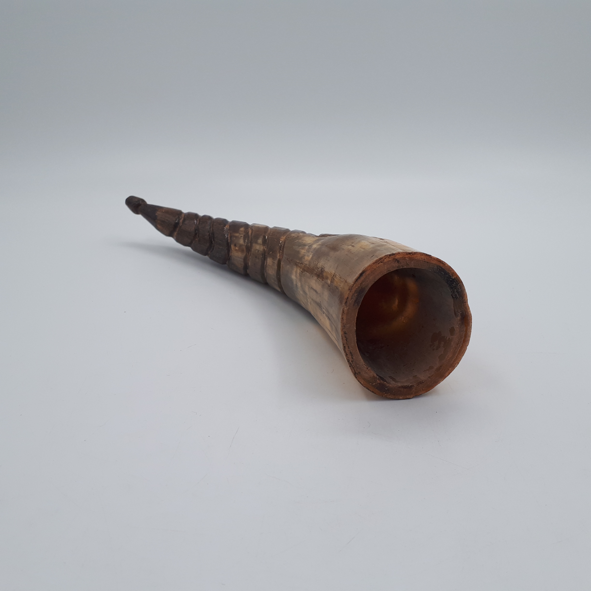 Statuette visage humain en corne sculptée - Bon état - Photo 3