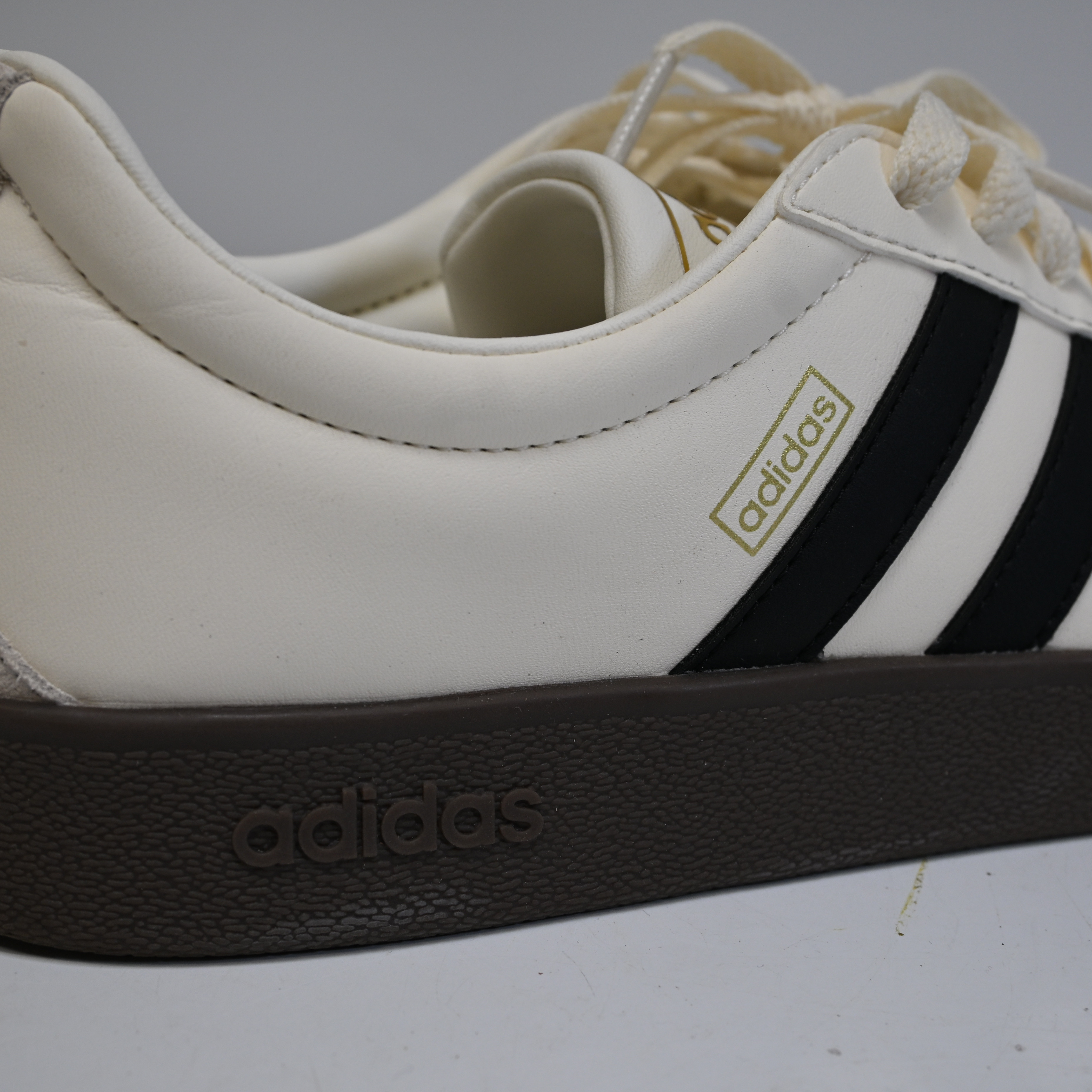 Chaussures Adidas taille 40 Très bon état - Vue 3 - 