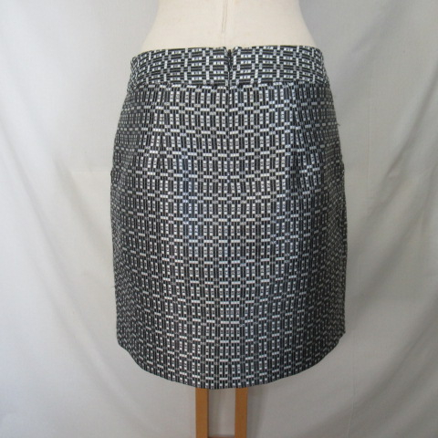 Voir photo 2 de BF196 - Jupe à motifs argentés - Caroll - Taille 38 BF196 - Jupe à motifs argentés - Caroll - Taille 38 Très bon état - Vue 2 -