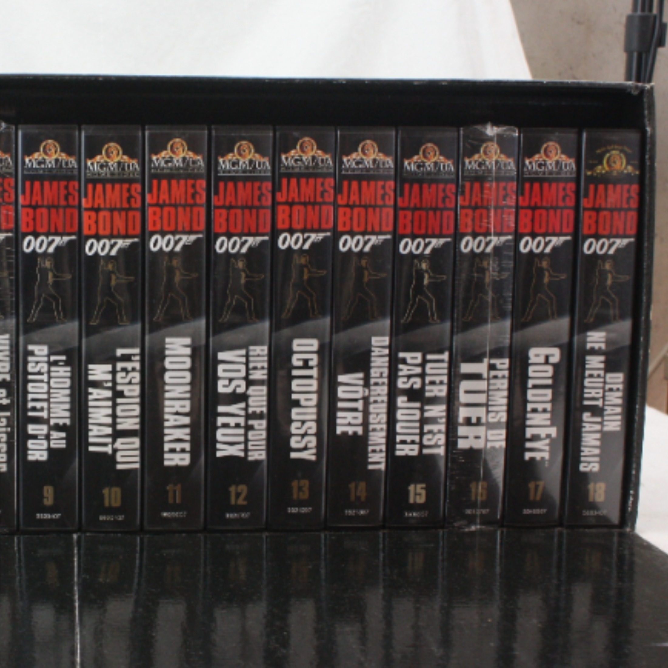 Coffret collection gold James bond CASSETTES - Photo 4