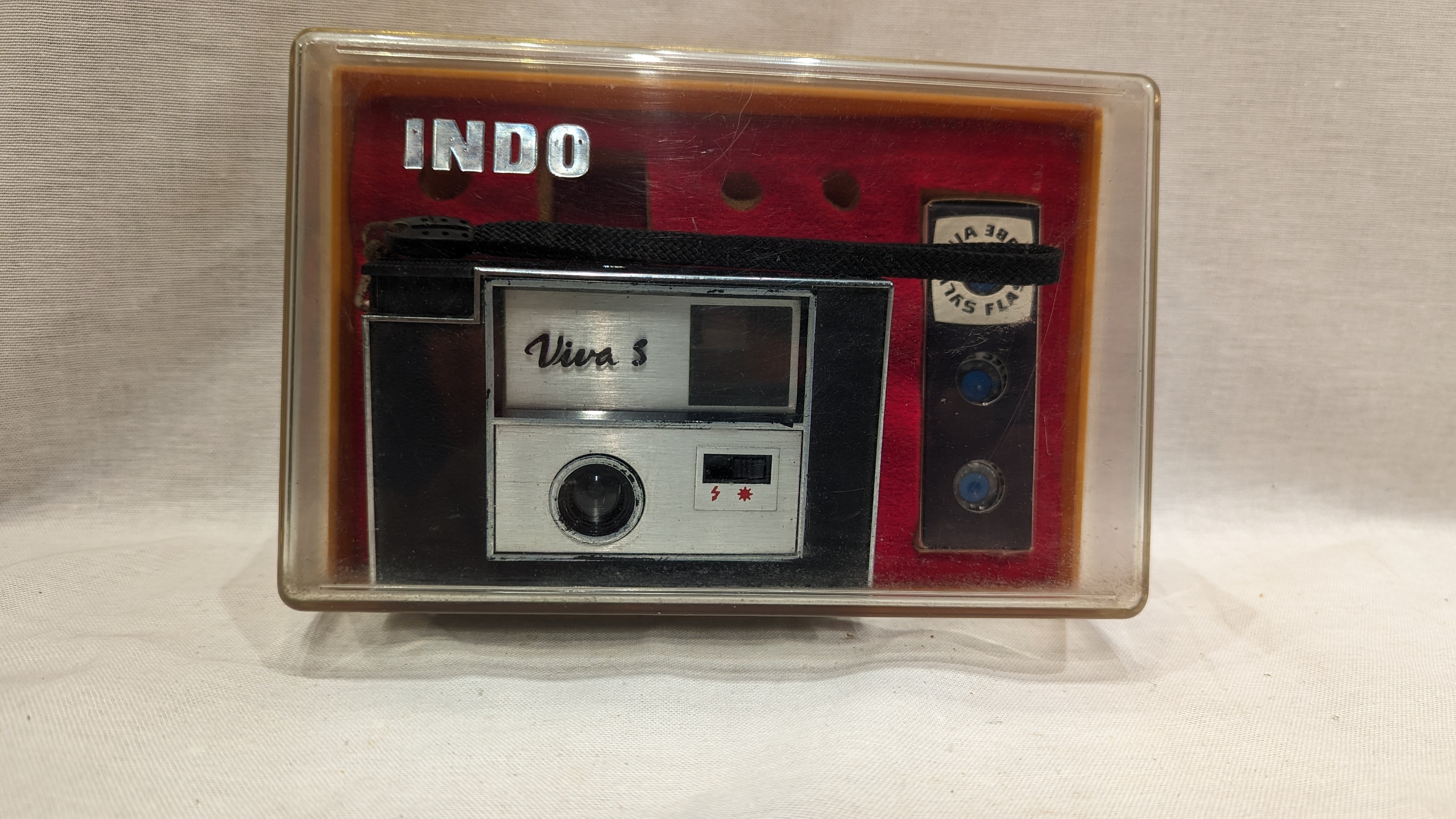 Appareil Photo Viva S, version 5, de 1978 avec sa boite - Photo 0