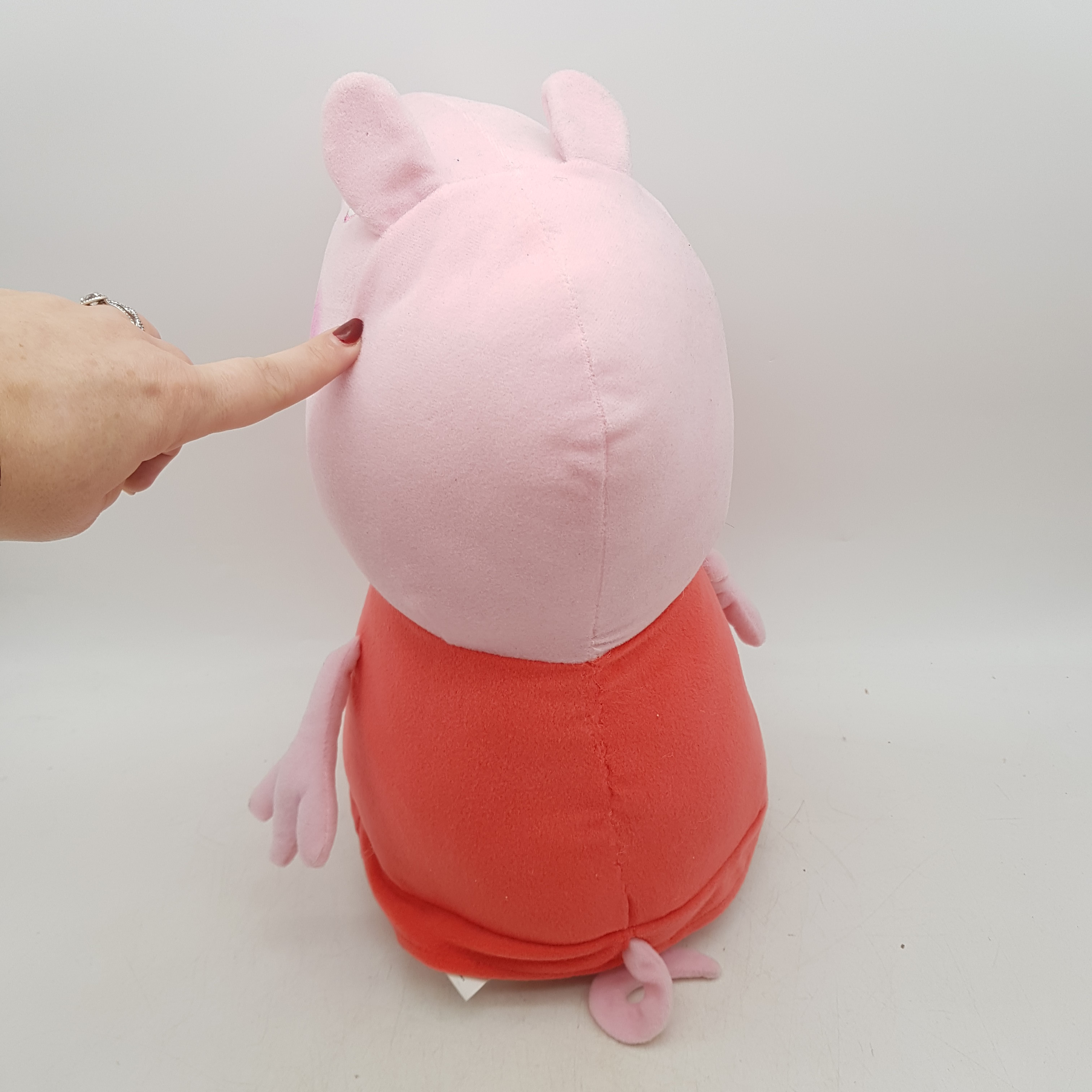 Voir photo 4 de Peluche Peppa Pig 40 cm Peluche Peppa Pig 40 cm - Vue 4 -