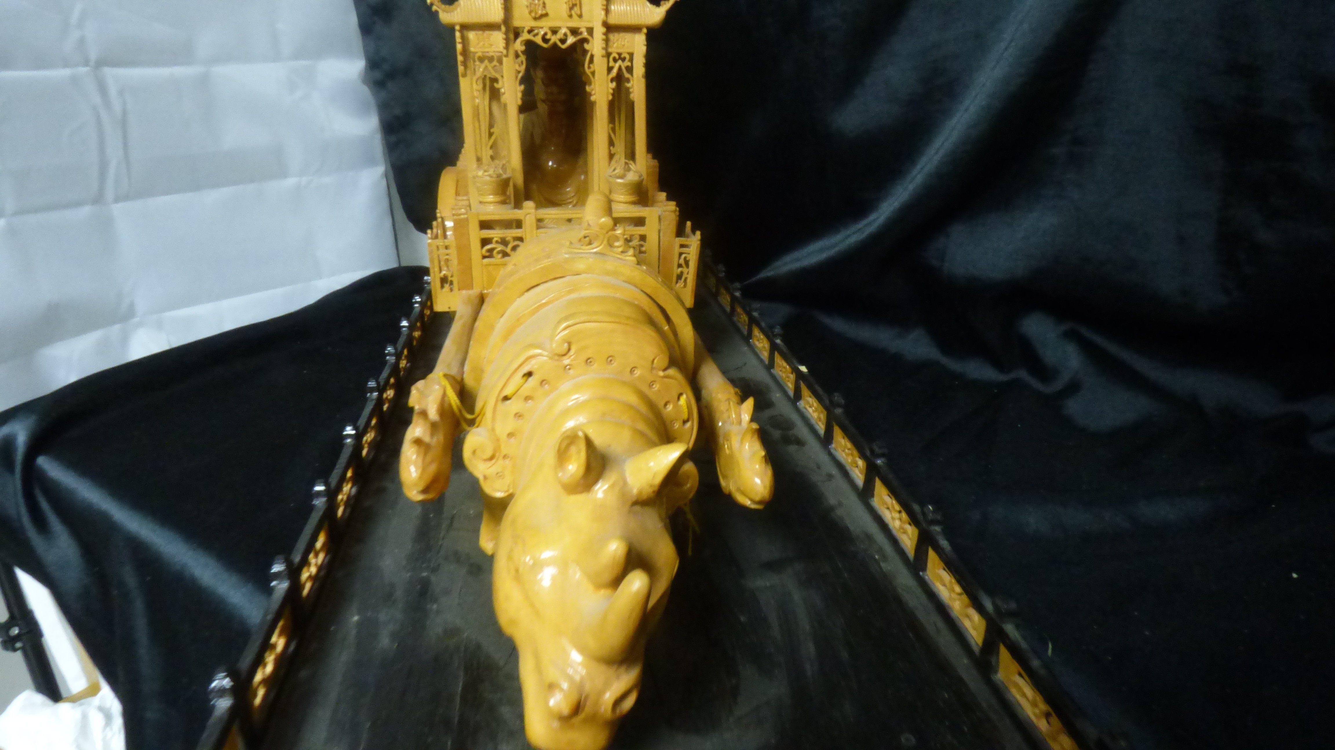 Diorama Chinois Rhinocéros tirant une calèche d'empereur - Photo 10