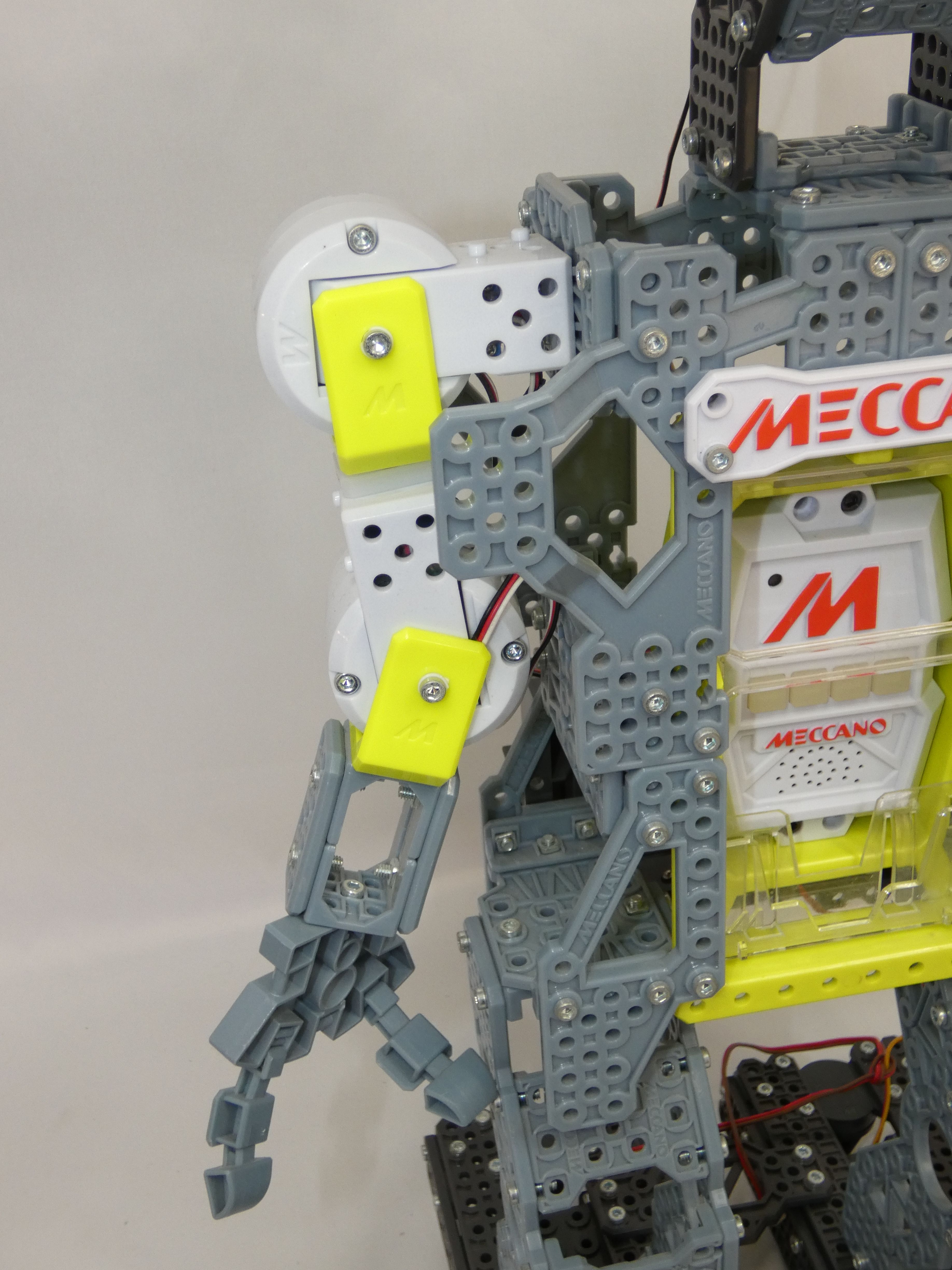 Voir photo 5 de Robot interactif Meccanoid G15 de chez MECCANO TECH Robot interactif Meccanoid G15 de chez MECCANO TECH Bon état - Vue 5 -