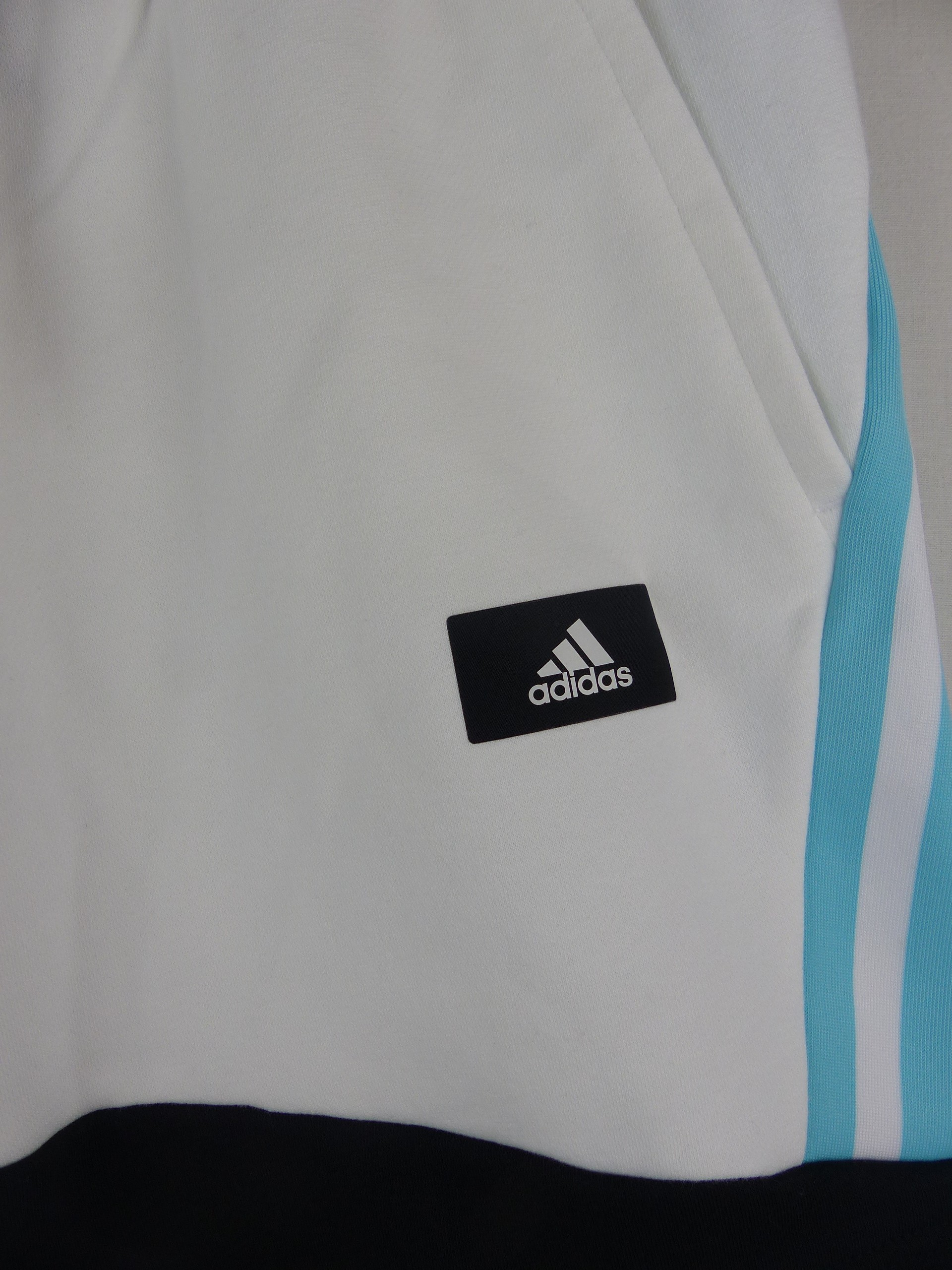 Short Adidas Primegreen – Color Block – Taille M - Photo 2