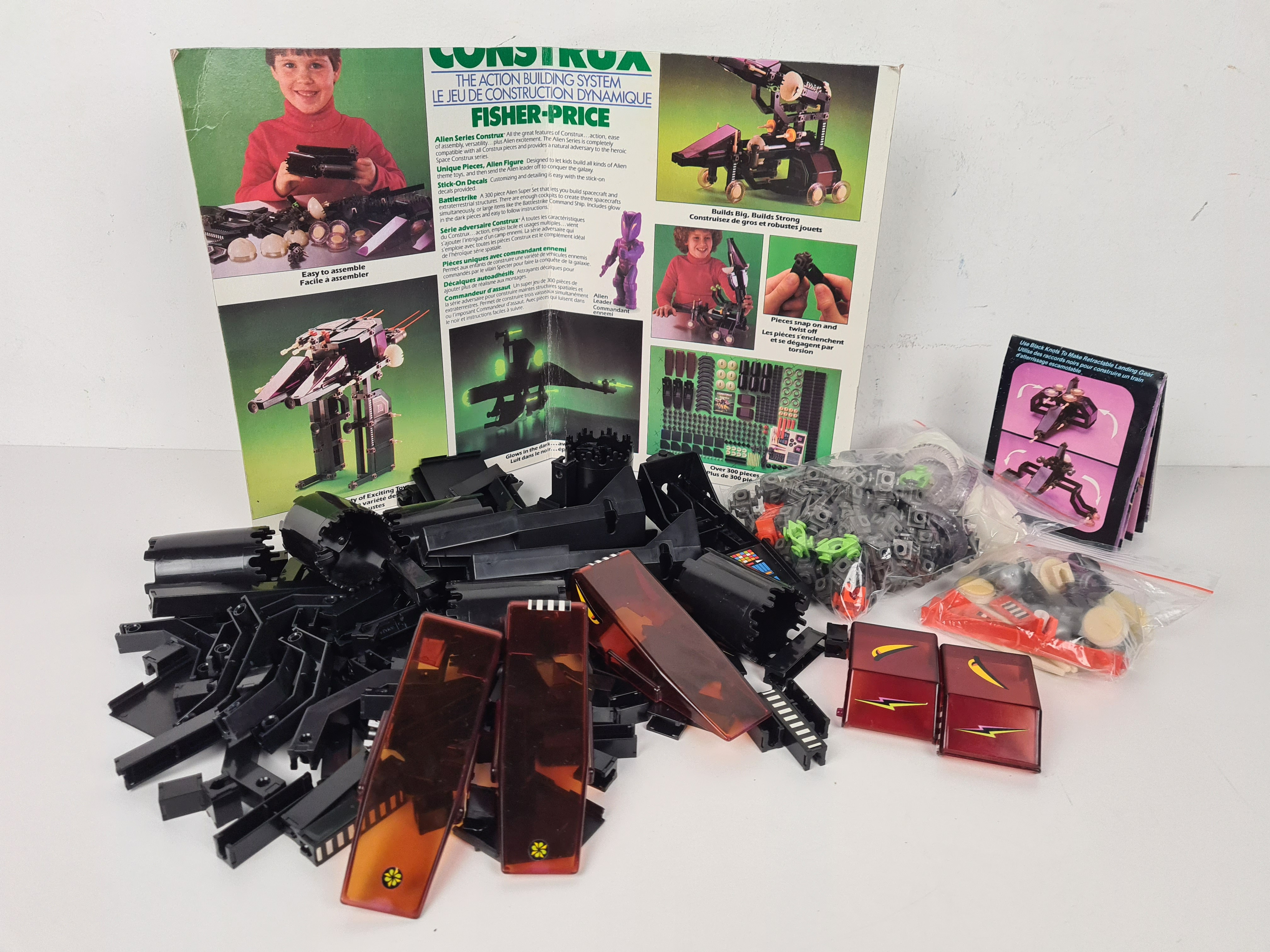 Voir photo 2 de Jeu de construction - Construx Set 6215 Battlestrike Alien Series 1986 - Fisher Price Jeu de construction - Construx Set 6215 Battlestrike Alien Series 1986 - Fisher Price Bon état - Vue 2 -
