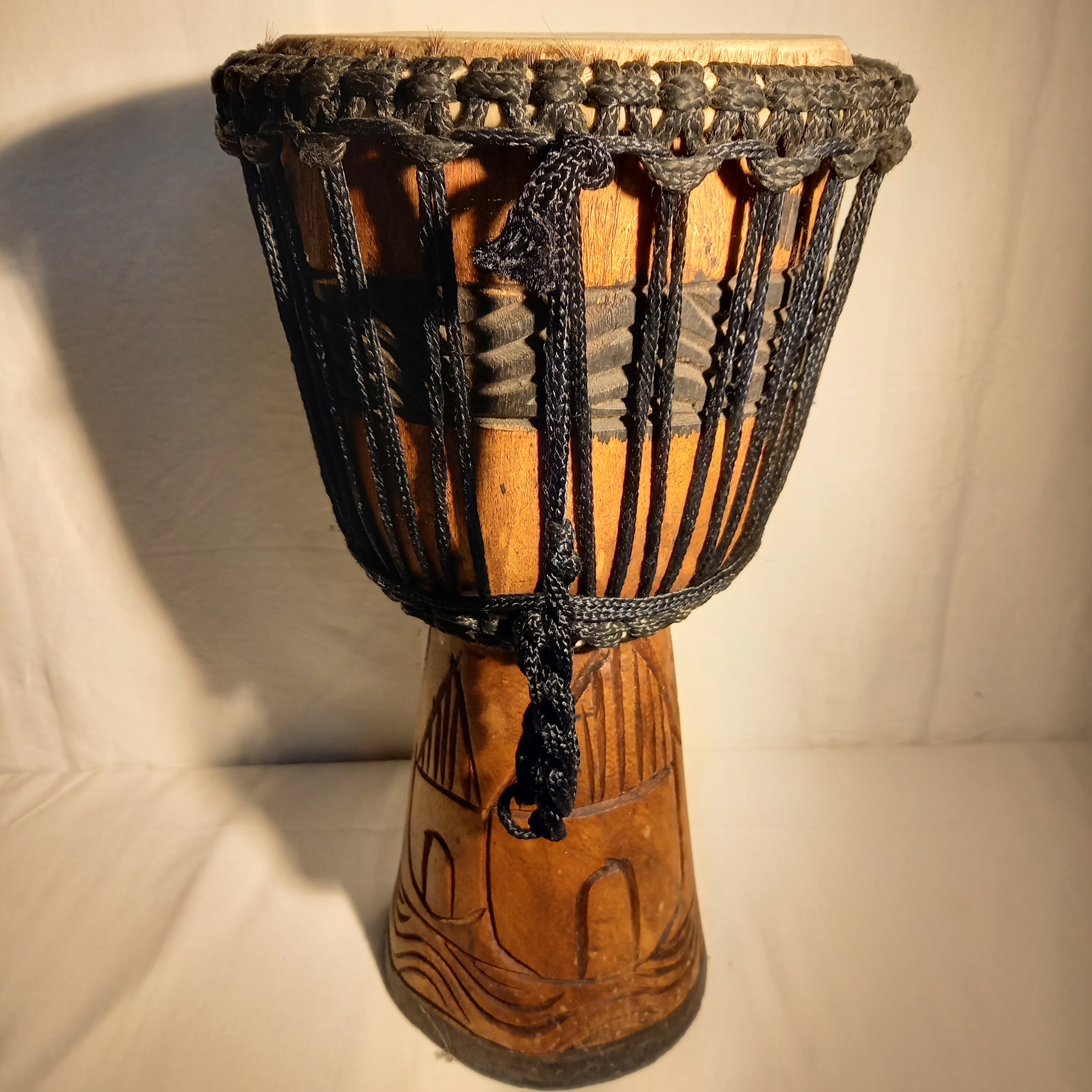 Tam tam africain en bois & tissu - Photo 1