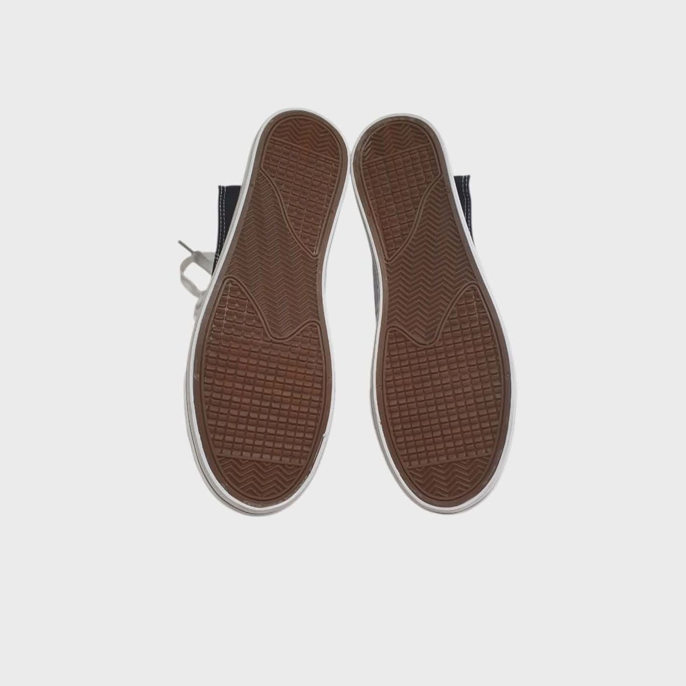 Voir photo 5 de Baskets Noires En Toile Montantes unisexe - Campus - 41 Baskets Noires En Toile Montantes unisexe - Campus - 41 Comme neuf - Vue 5 -