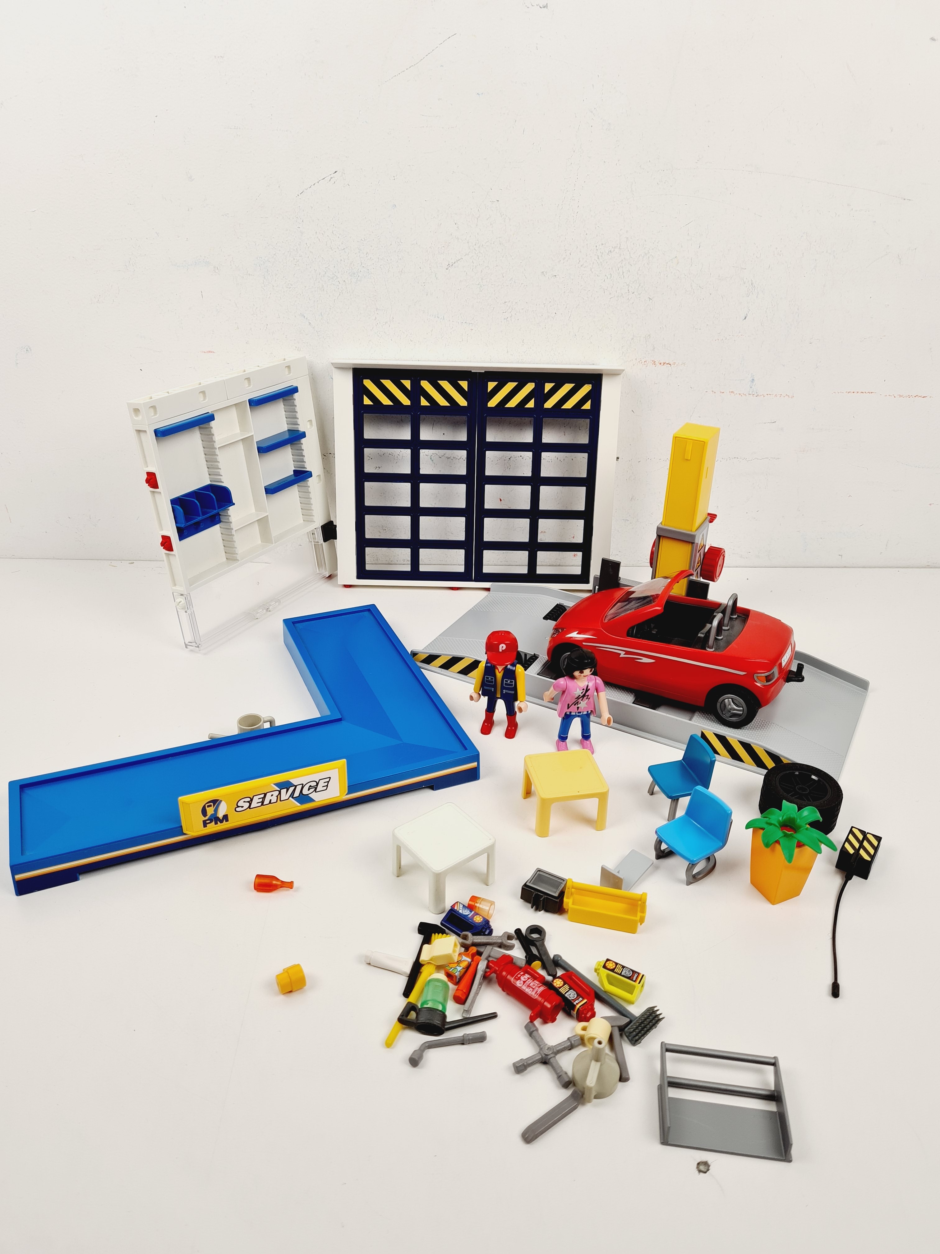 Voir photo 2 de Playmobil - 70202 - Garage automobile - Dès 4 ans Playmobil - 70202 - Garage automobile - Dès 4 ans Bon état - Vue 2 -