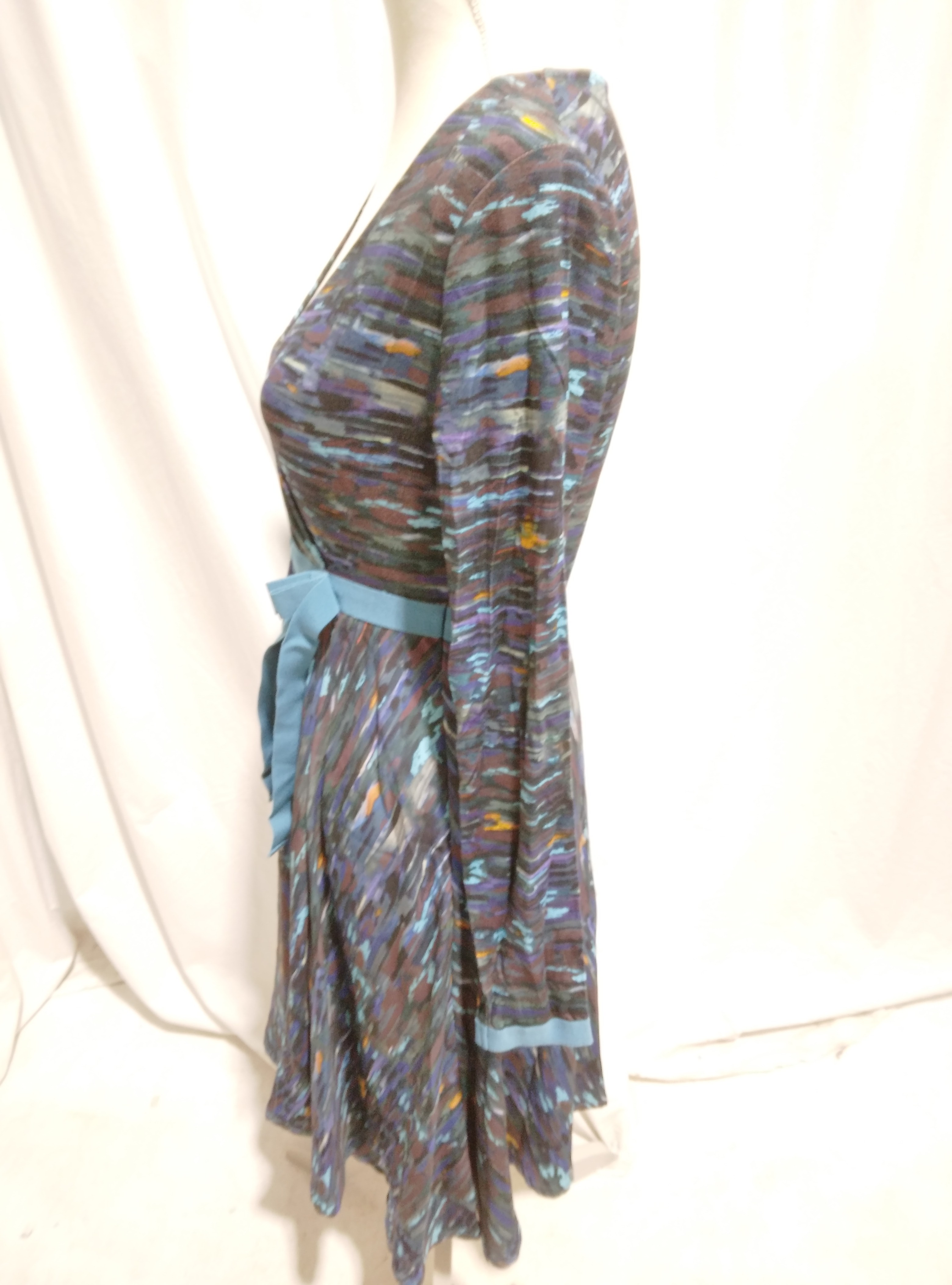 Voir photo 2 de Robe cache - cœur multicolore, Paul Brial - 1 Robe cache - cœur multicolore, Paul Brial - 1 Comme neuf - Vue 2 -
