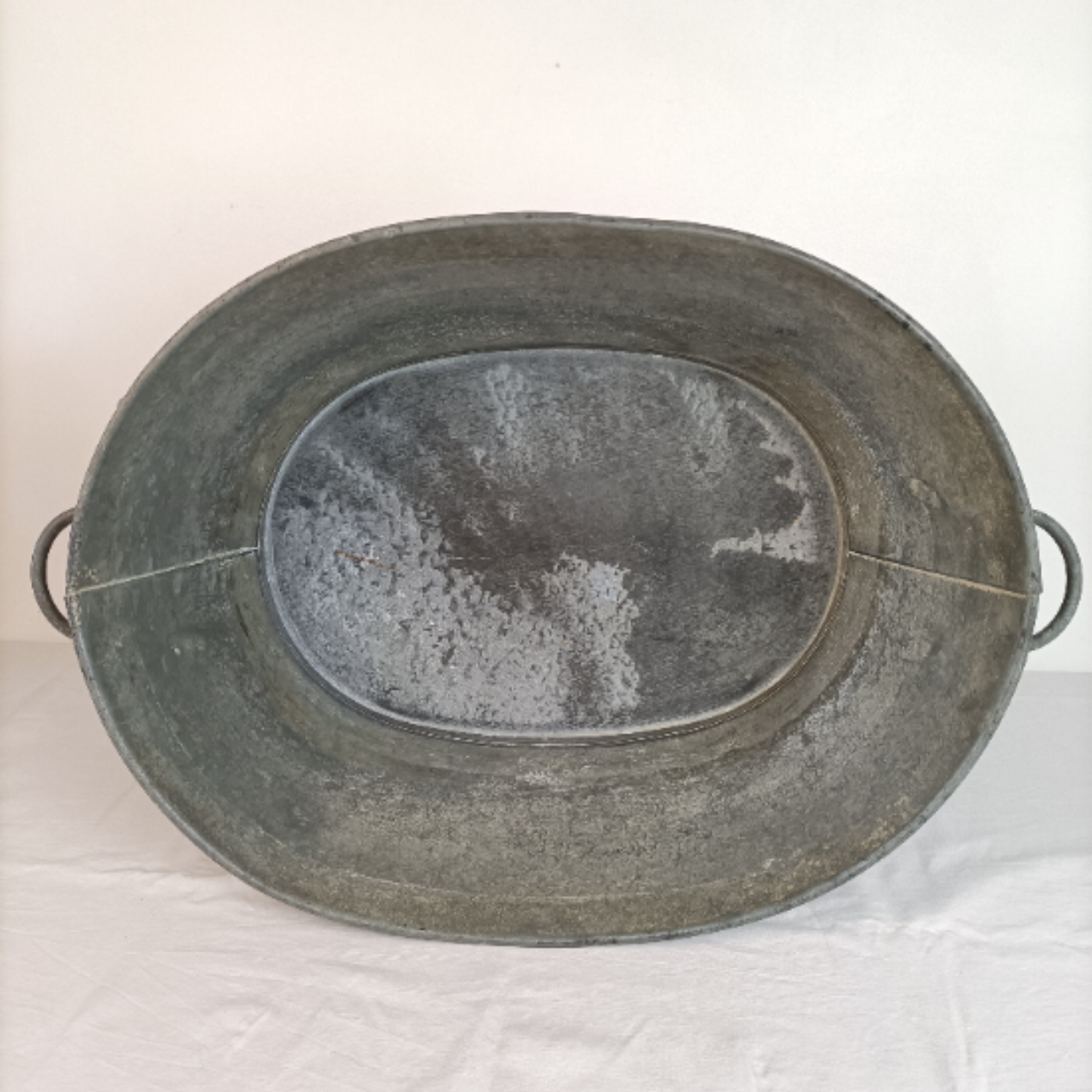 Bassine en zinc ancienne forme ovale avec 2 poignées Bon état - Vue 7 - 
