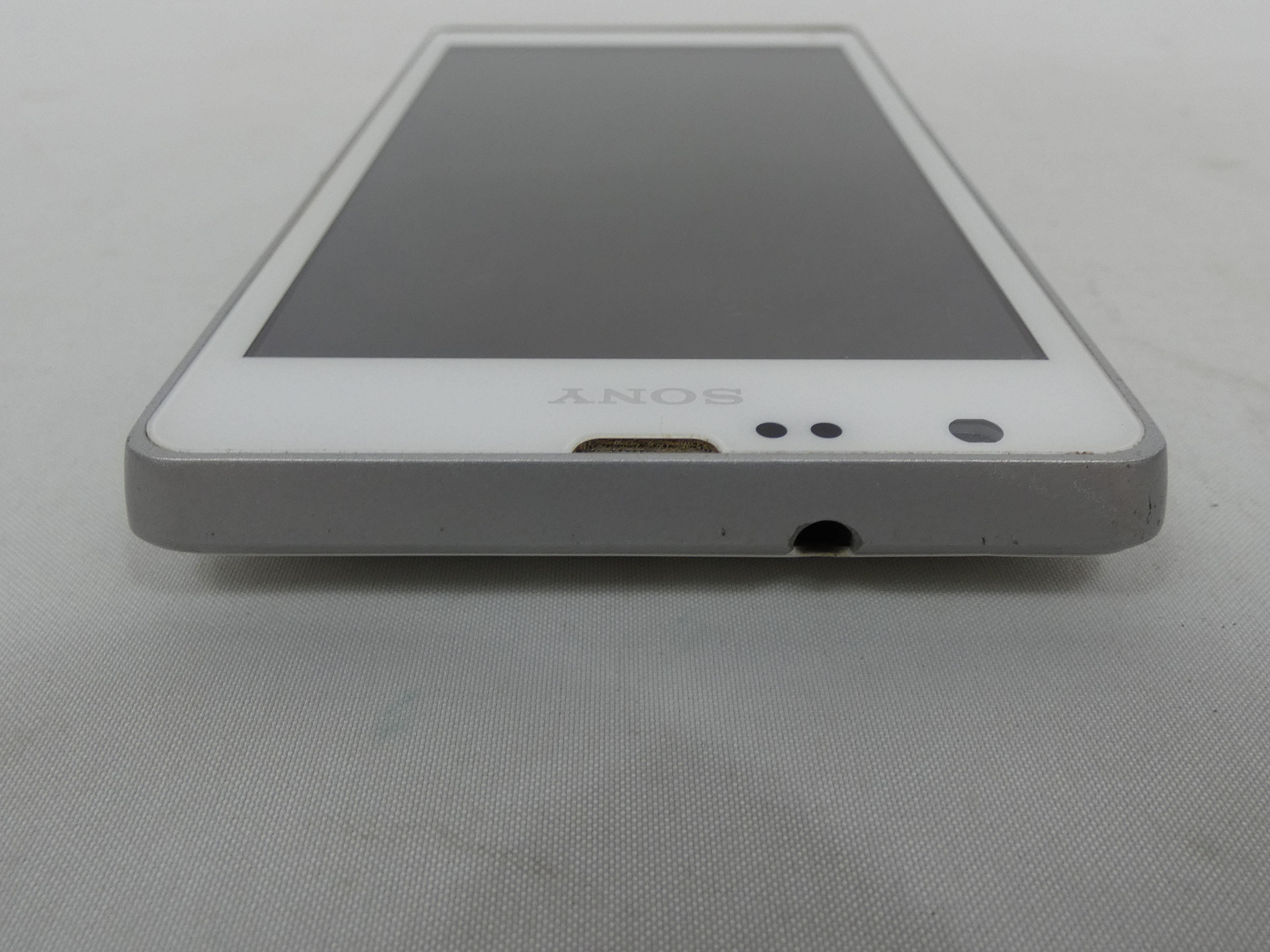 Smartphone SONY XPERIA Model C5303 - Photo 9