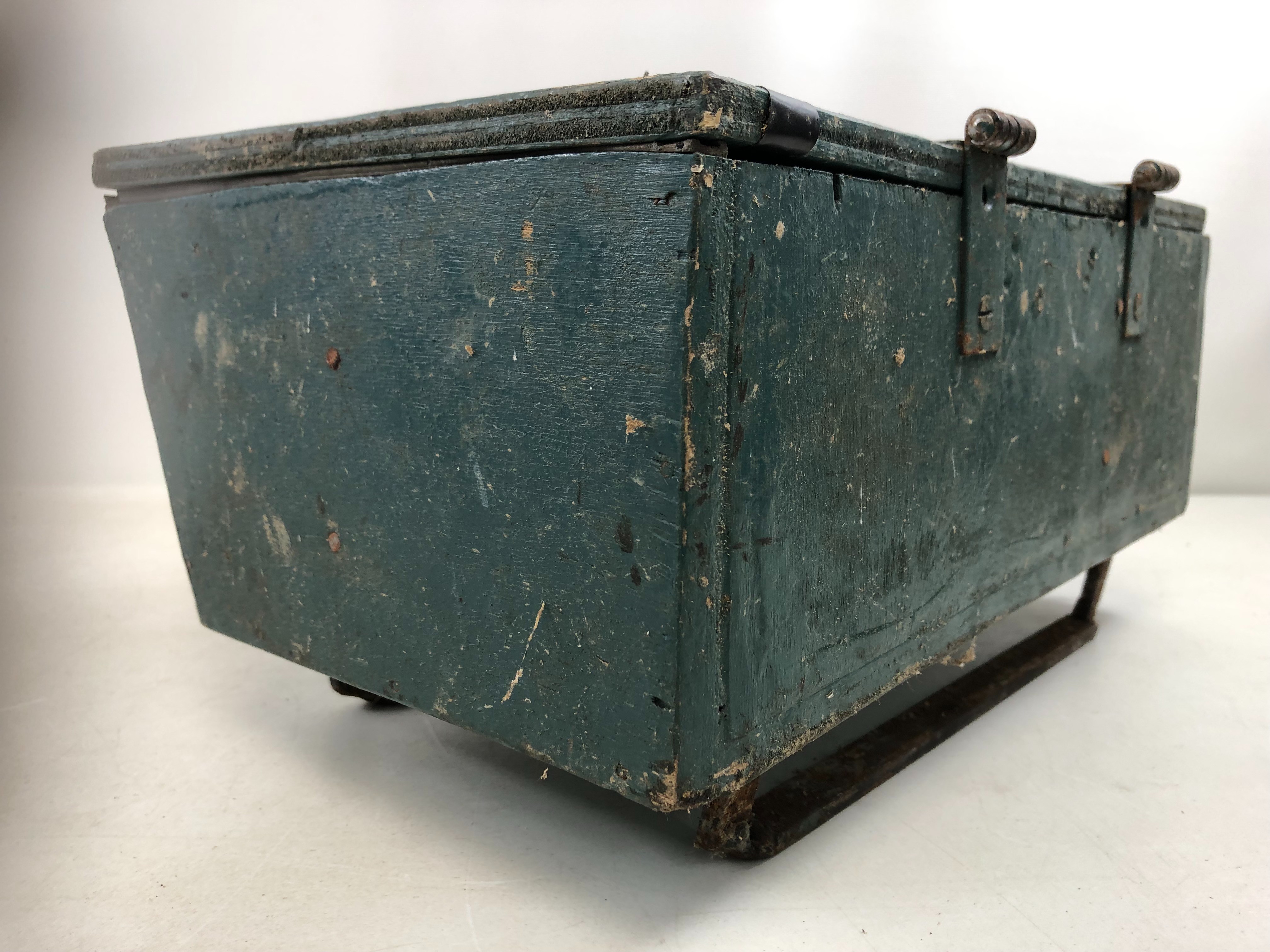 Boite à pêche ancienne pour vélo - Photo 7