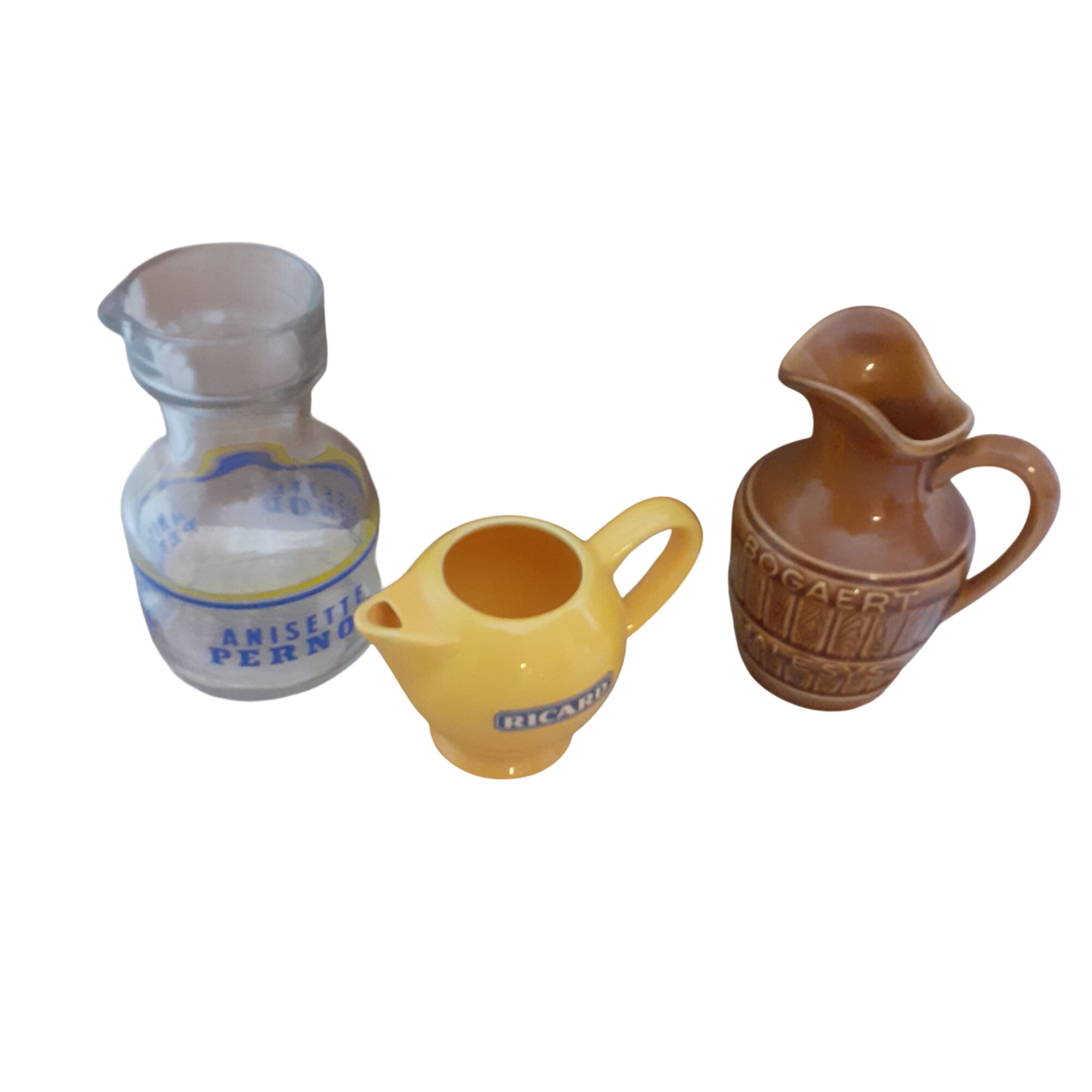 Acheter Lot de 3 petits pichets à eau dont un Ricard. Très bon état - 10,00 € Lot de 3 petits pichets à eau dont un Ricard. Très bon état - reconditionné disponible sur Label Emmaüs