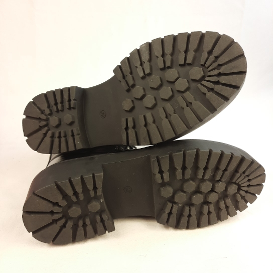 Chaussires type Doc Martens T39 - Photo 3
