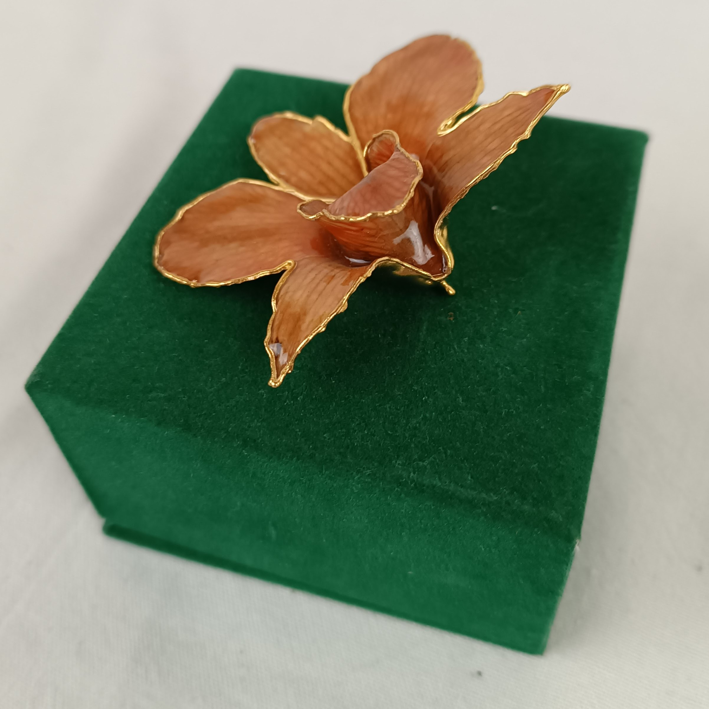 Broche Vintage Dorée émaillée Jacques Esterel - Occasion En Bon état