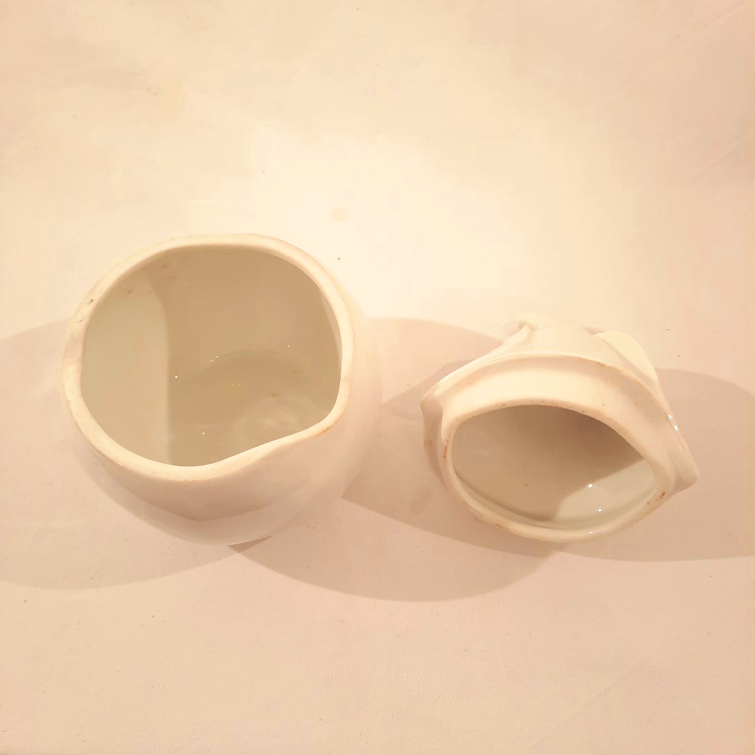Pot porcelaine original en forme de poire Comme neuf - Vue 3 - 