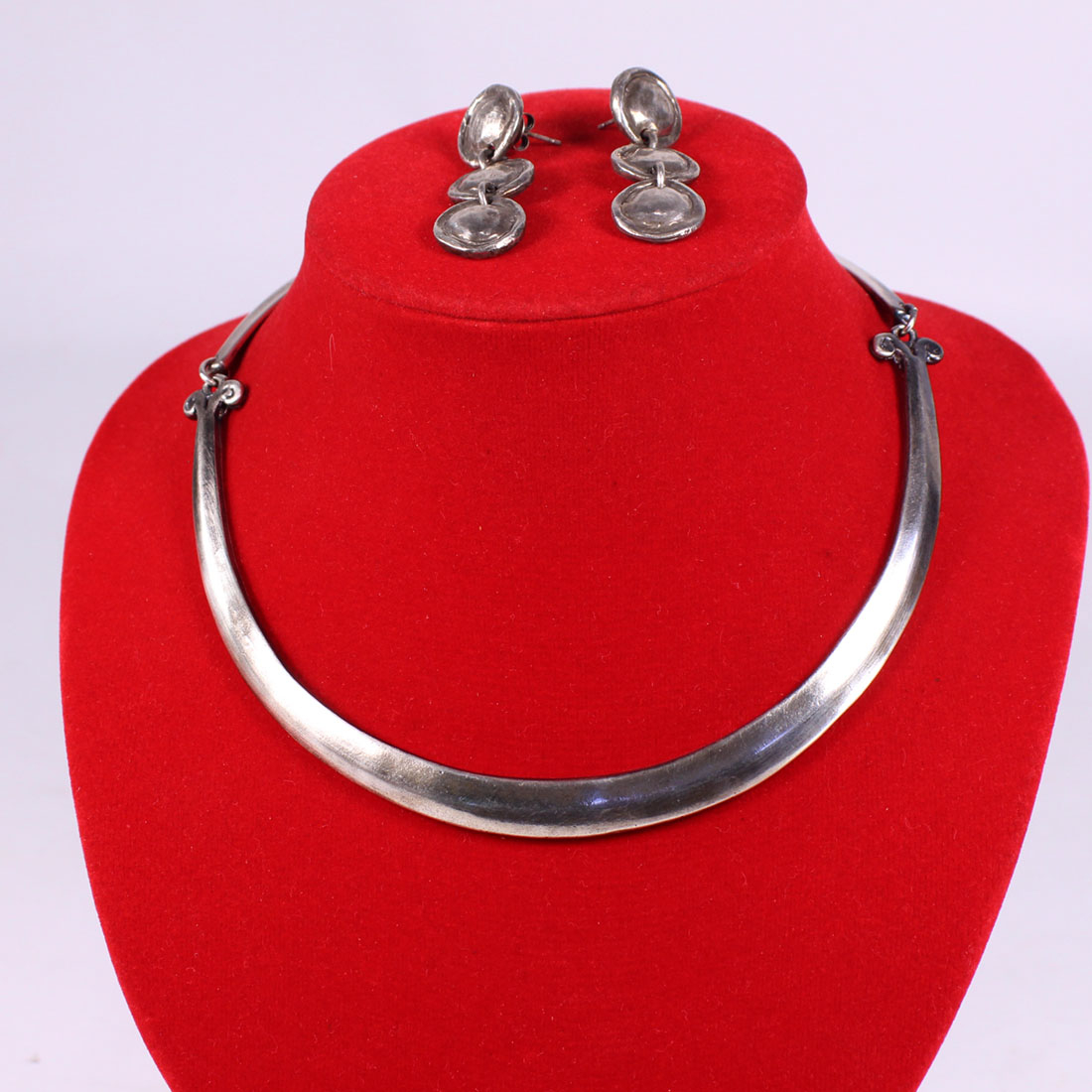 Voir photo 2 de Collier ras de cou Scooter Collier ras de cou Scooter Bon état - Vue 2 -