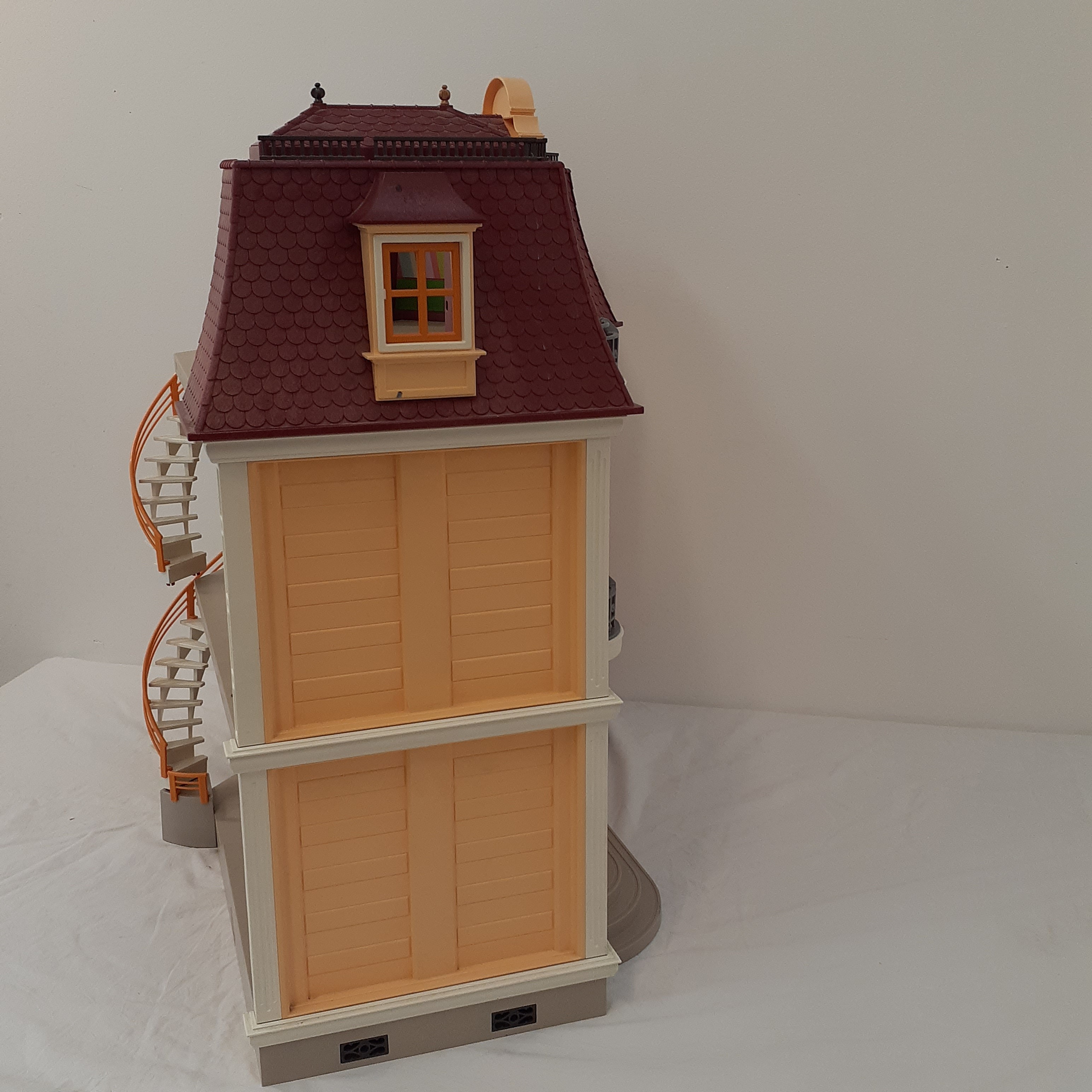 Playmobil 5302 et 5333 - Maison de ville et Chambre des enfants avec lits décorés Bon état - Vue 14 - 