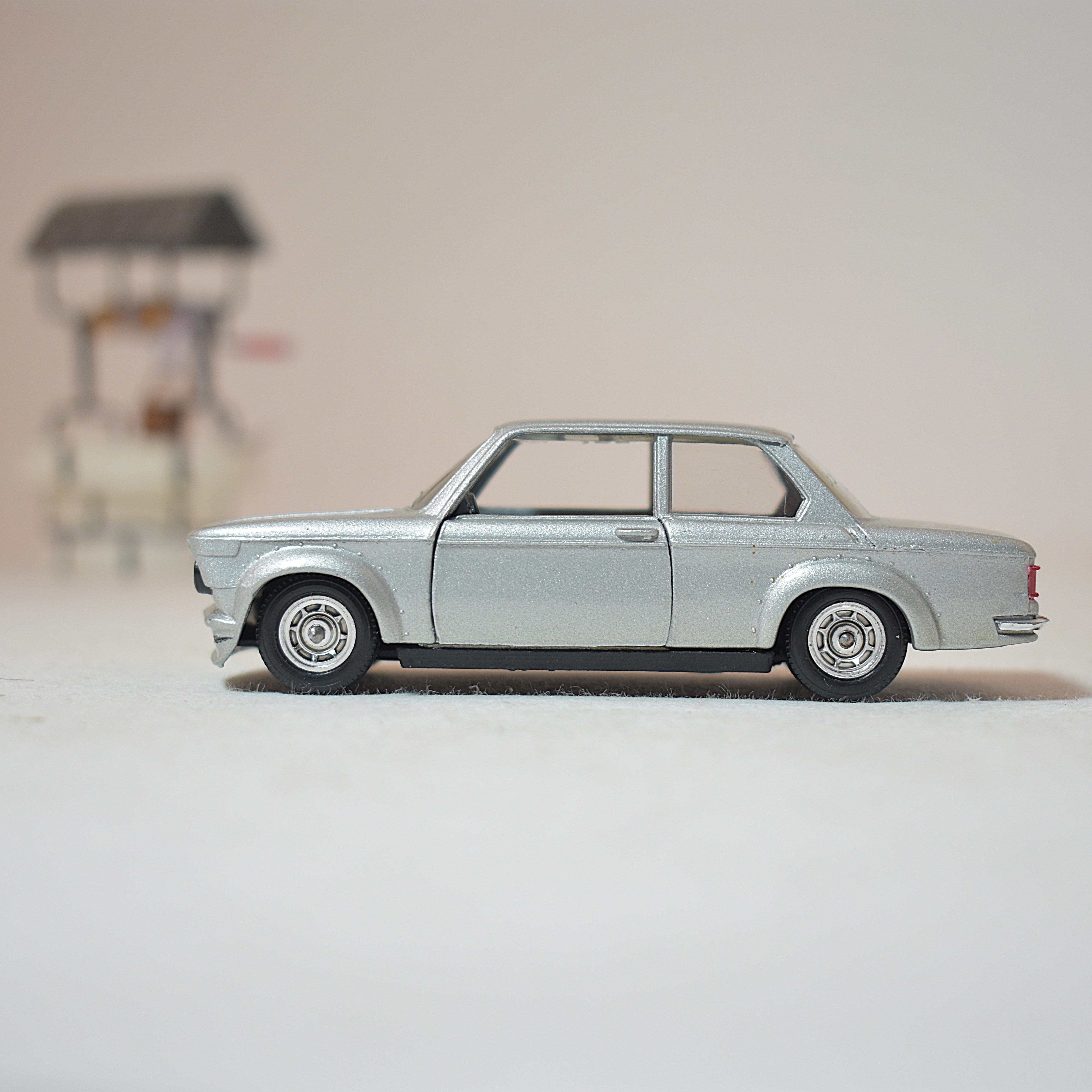 SOLIDO-MADE-IN-FRANCE-BMW-2002-TURBO-77-1/43-N°28-10-75  - Vue 6 - 
