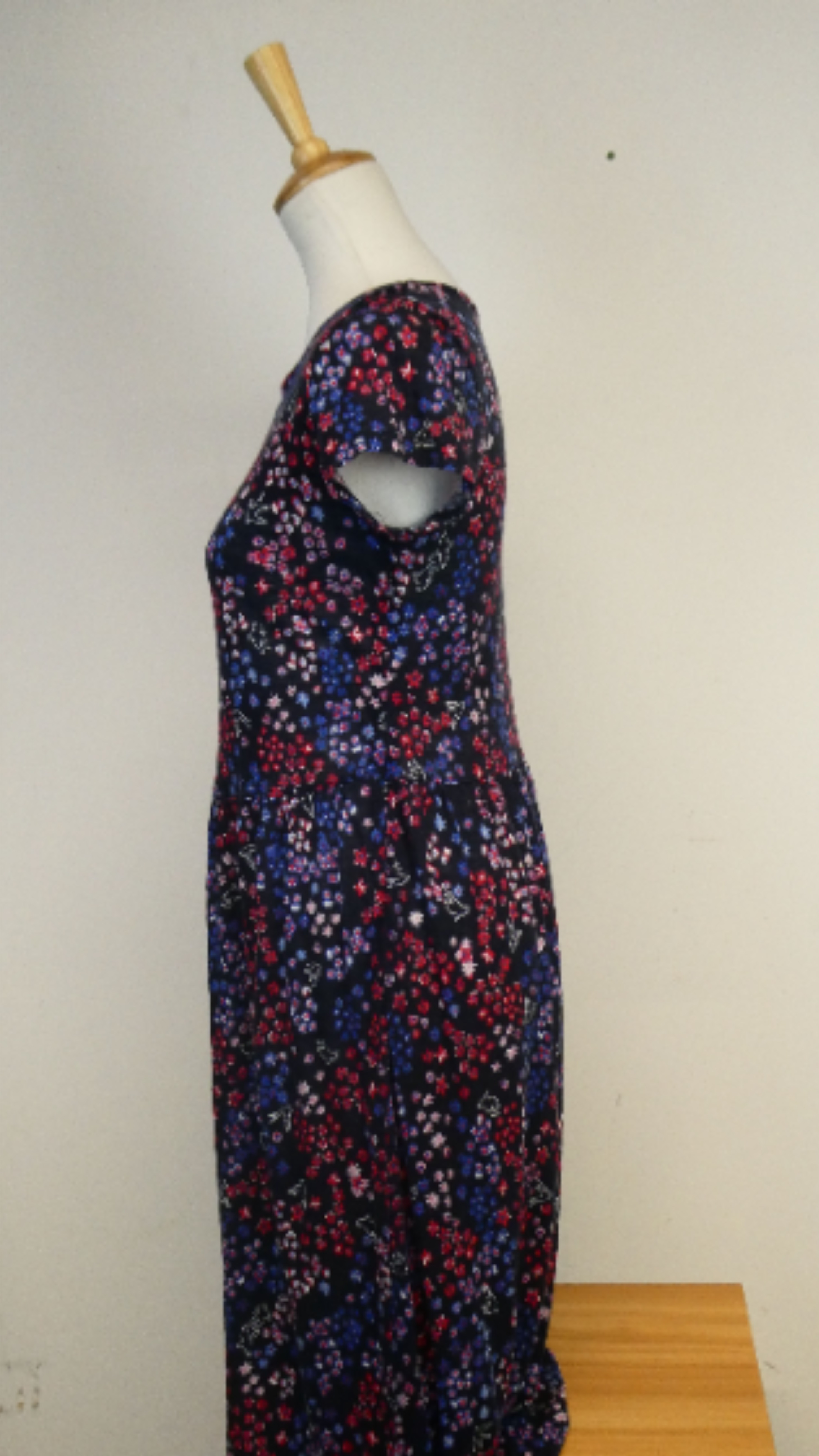 Claudie Pierlot - Robe bleue à fleurs multicolores - T1 - Photo 5