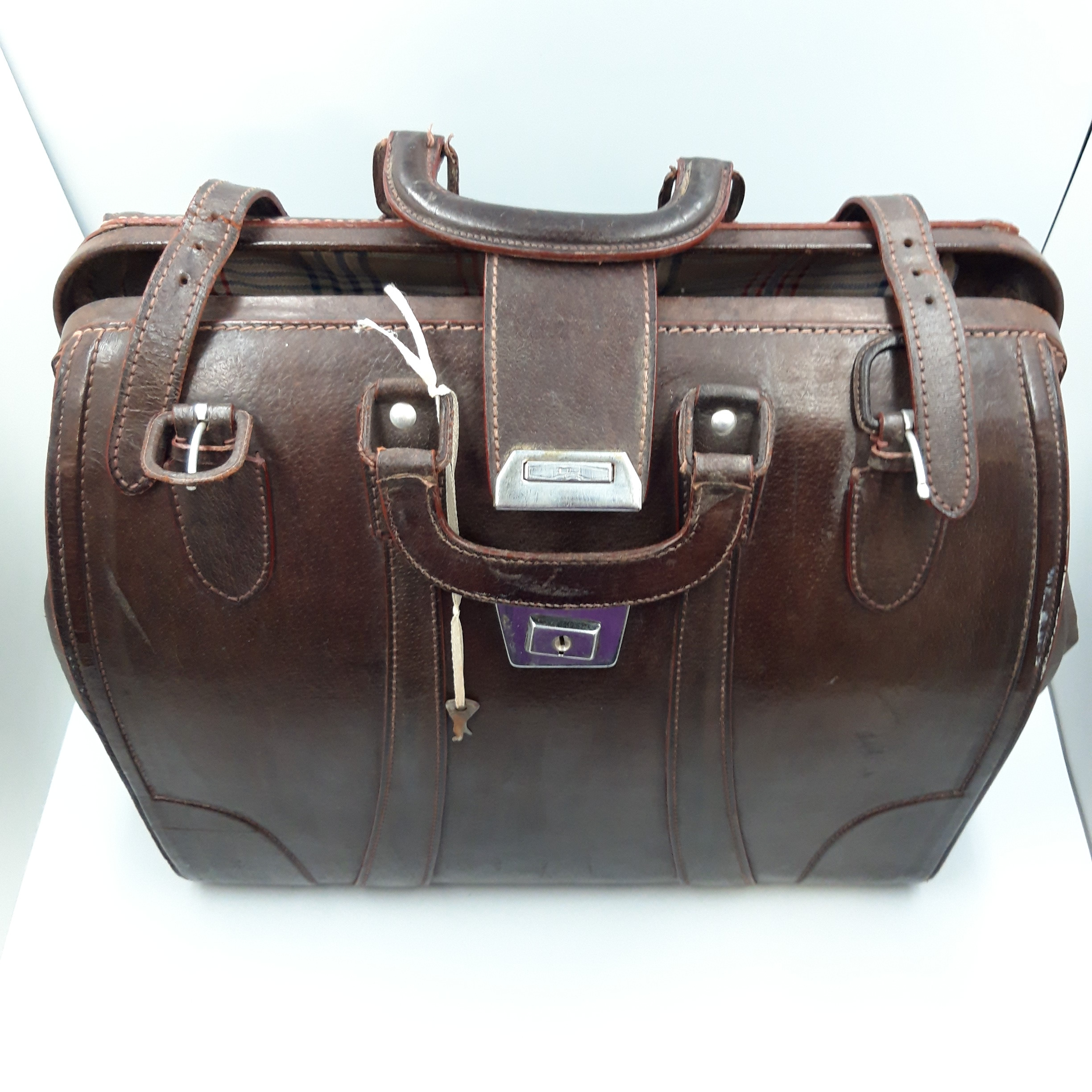 Mallette de voyage à clés en cuir véritable marron Bon état - Vue 5 - 