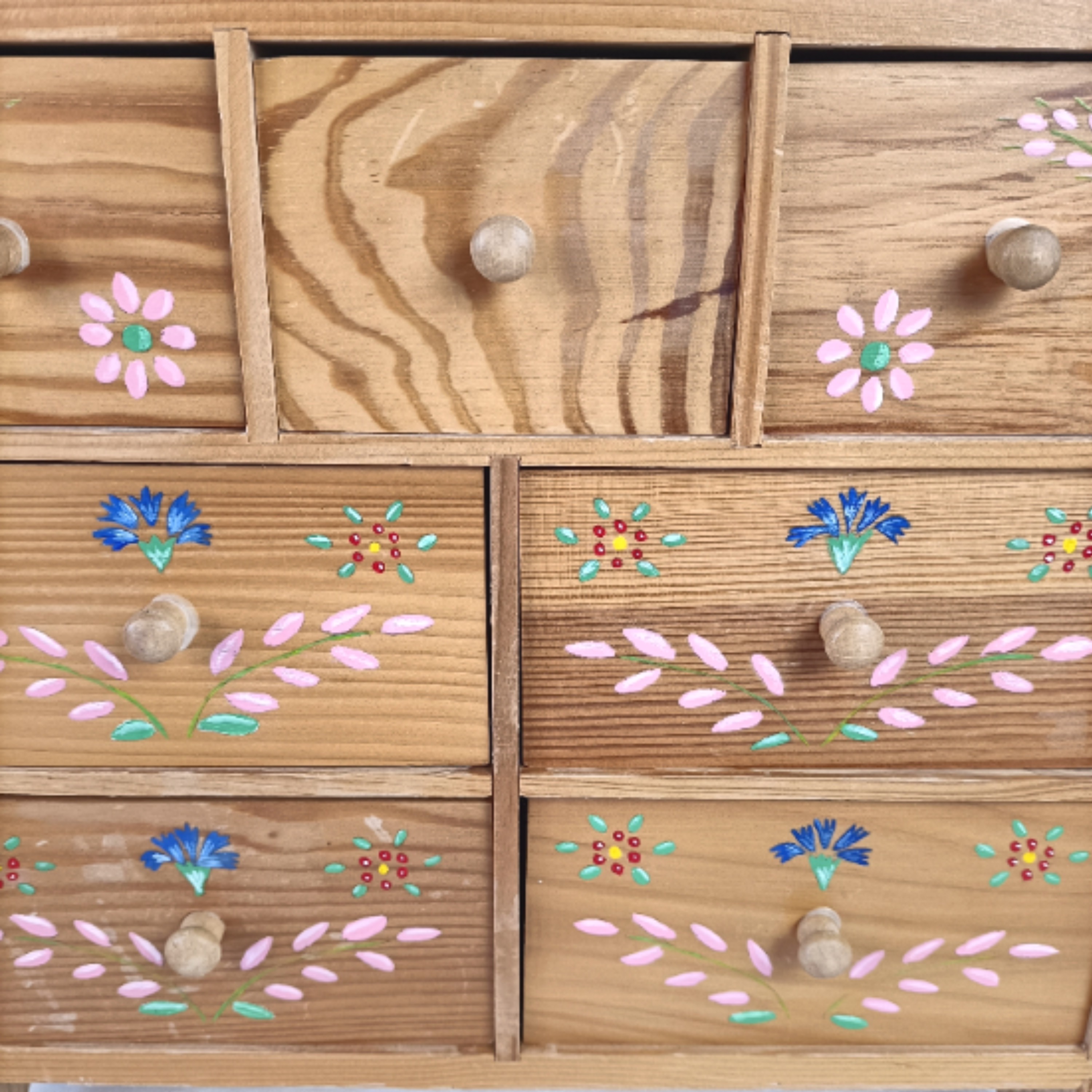 Petit meuble de rangement en bois - Photo 1