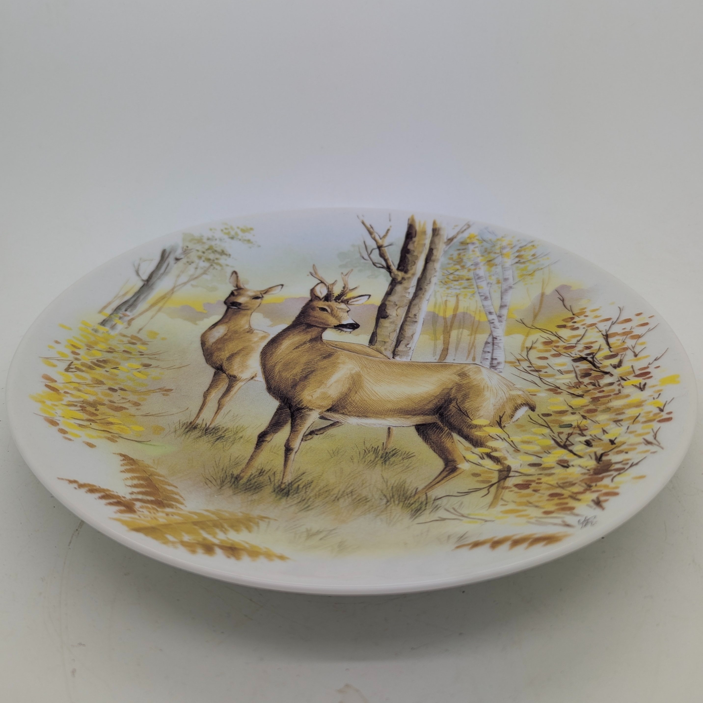 Voir photo 4 de Assiette plate décor chevreuil signée Assiette plate décor chevreuil signée Comme neuf - Vue 4 -