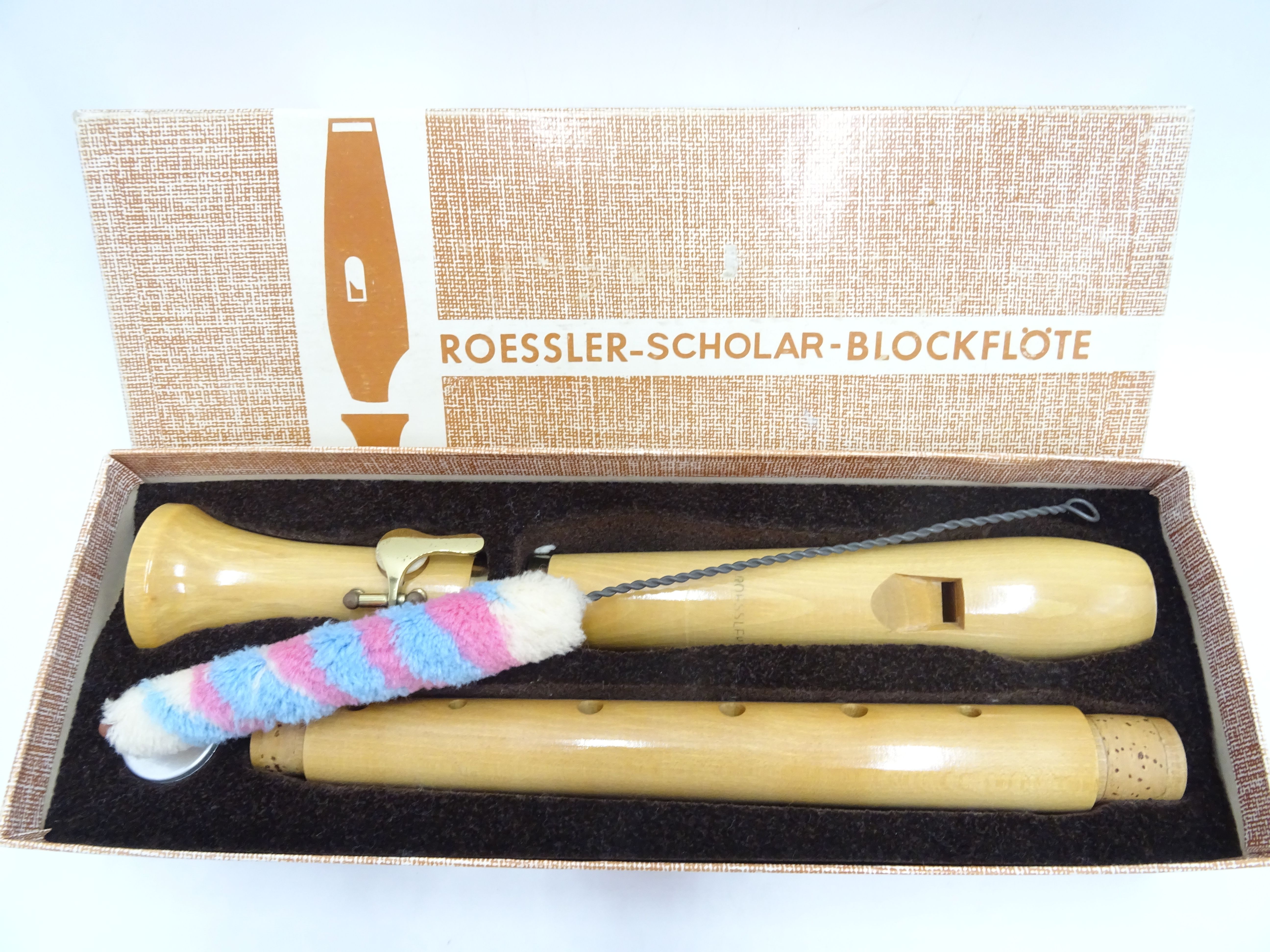 Voir photo 2 de Flute à bec en bois"ROSSLER-SCOLAR-BLOCKFLÖTE". Flute à bec en bois"ROSSLER-SCOLAR-BLOCKFLÖTE". Très bon état - Vue 2 -