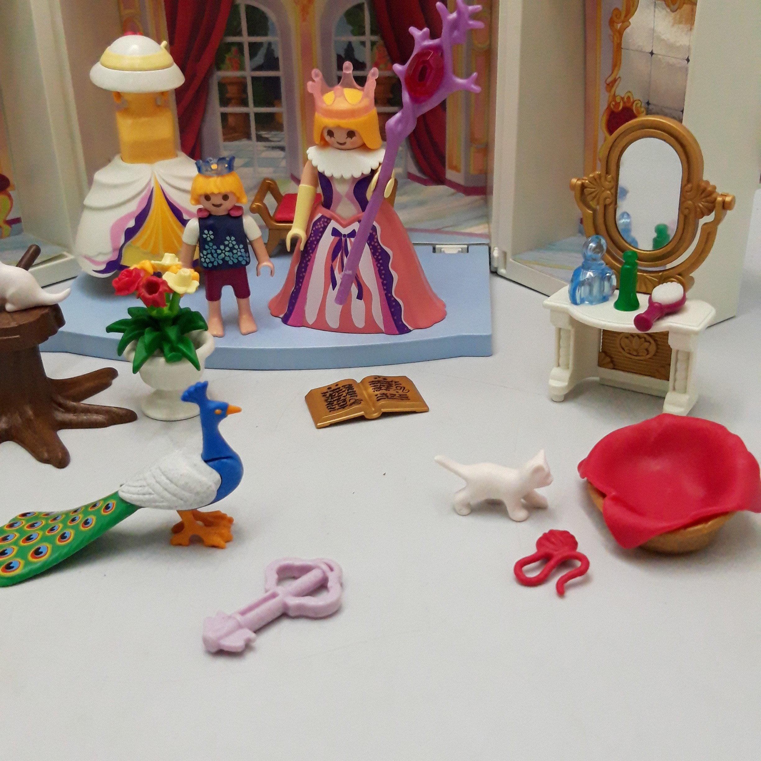 Playmobil 'Château princesse pliable' référence 5419, 21 pièces - Bon état - Photo 5