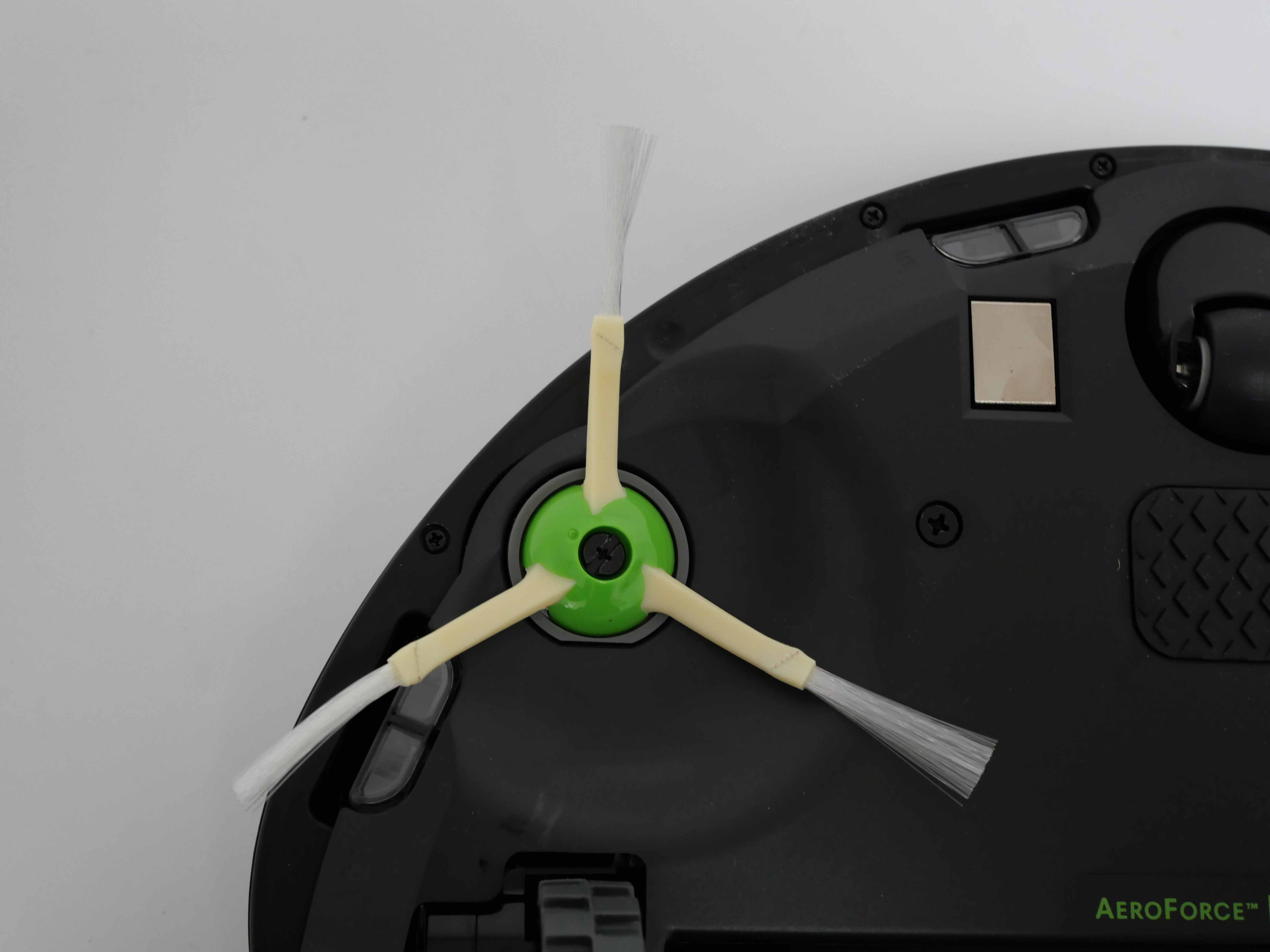 Voir photo 6 de Aspirateur iRobot Roomba i3 Aspirateur iRobot Roomba i3 Comme neuf - Vue 6 -