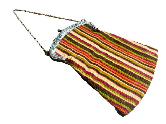 Sac de soirée aumonière. Métal blanc décoré  - Vue 3 - 