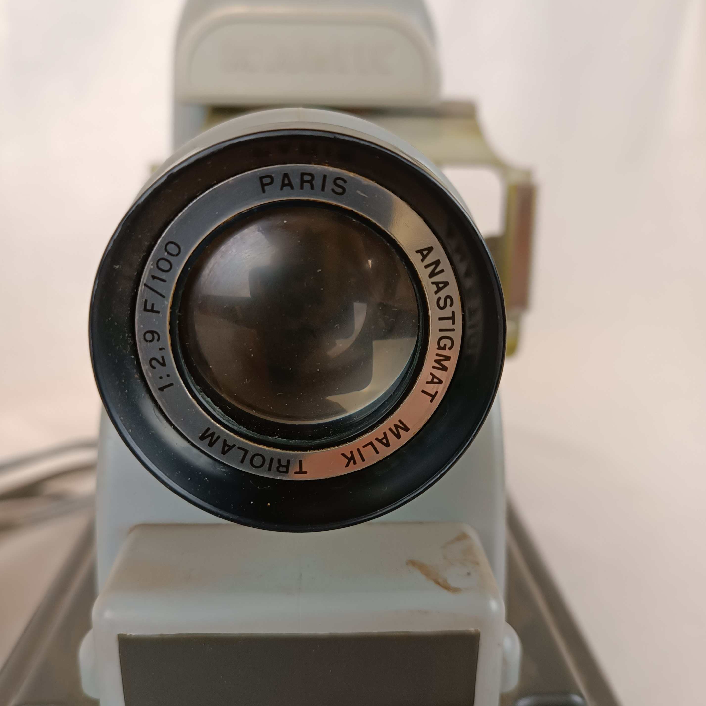 Ancien projecteur de diapositives MALIK (110 / 220 V) avec son cordon d'alimentation - Photo 2