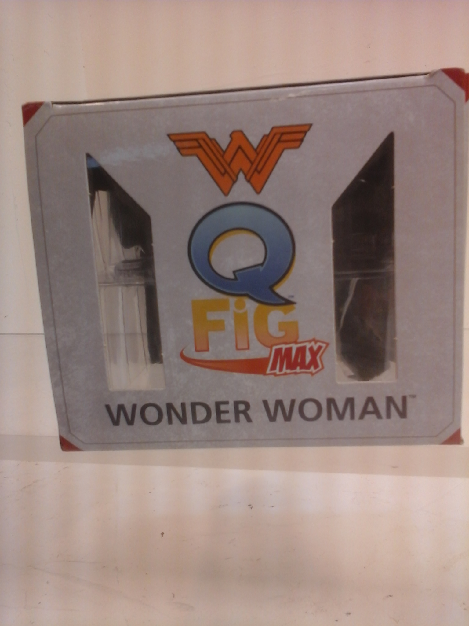 Figurine WONDER WOMAN Q-FIG MAX DC Comics. Comme neuf - Vue 4 - 